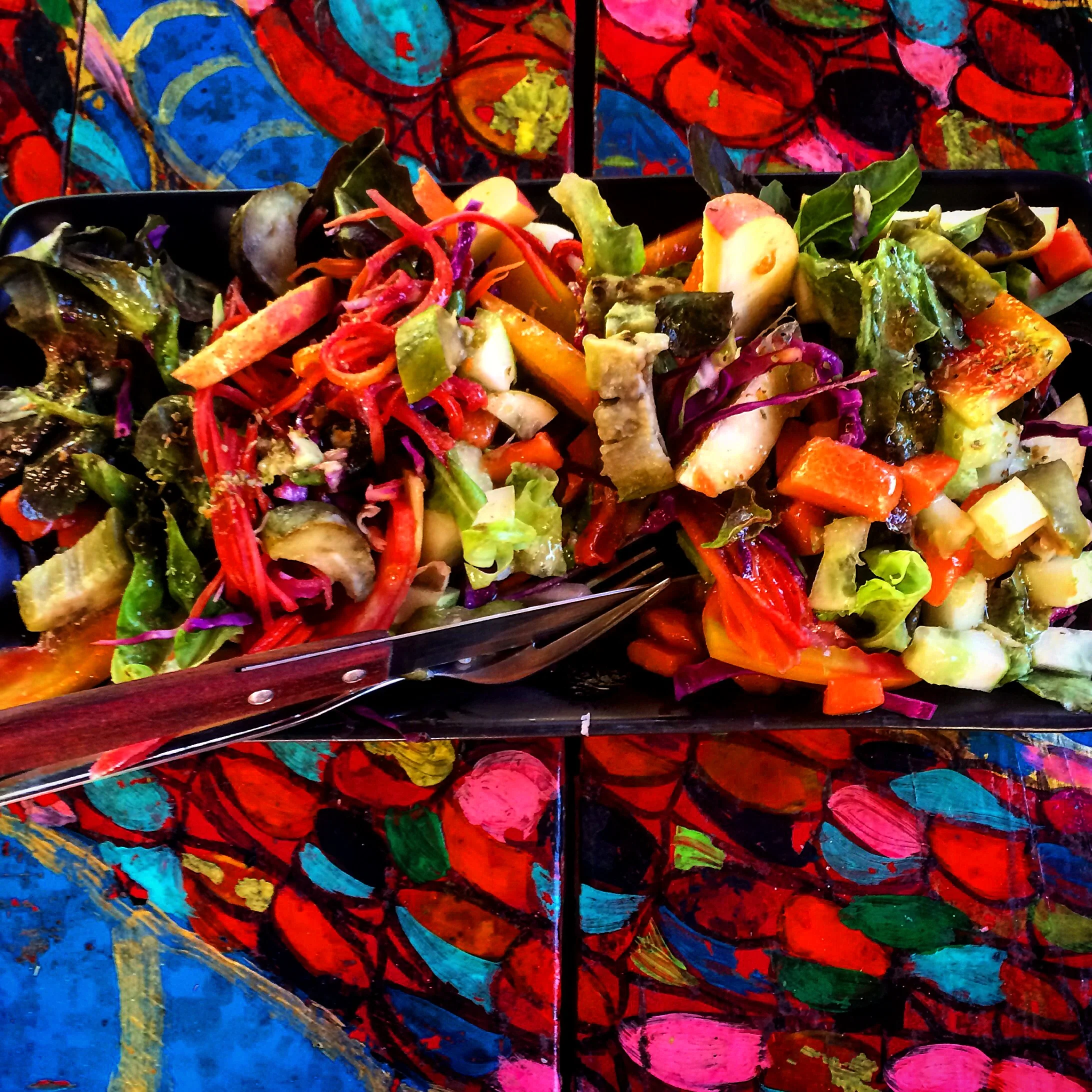 Kunda Salad: eggplant, papaya, tomato, lettuce, apple, cabbage, herbs & a tamarind dressing.