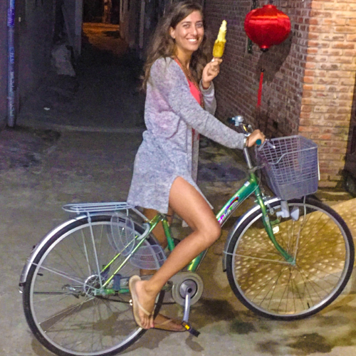 I loved getting a fresh late-night snack from the corn street vendors!