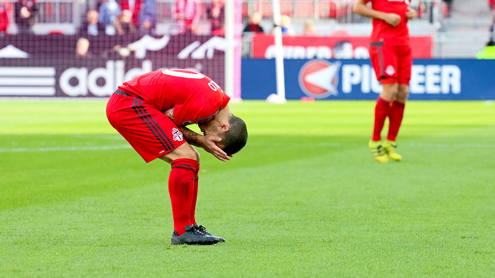 Giovinco misses a goal opportunity. 