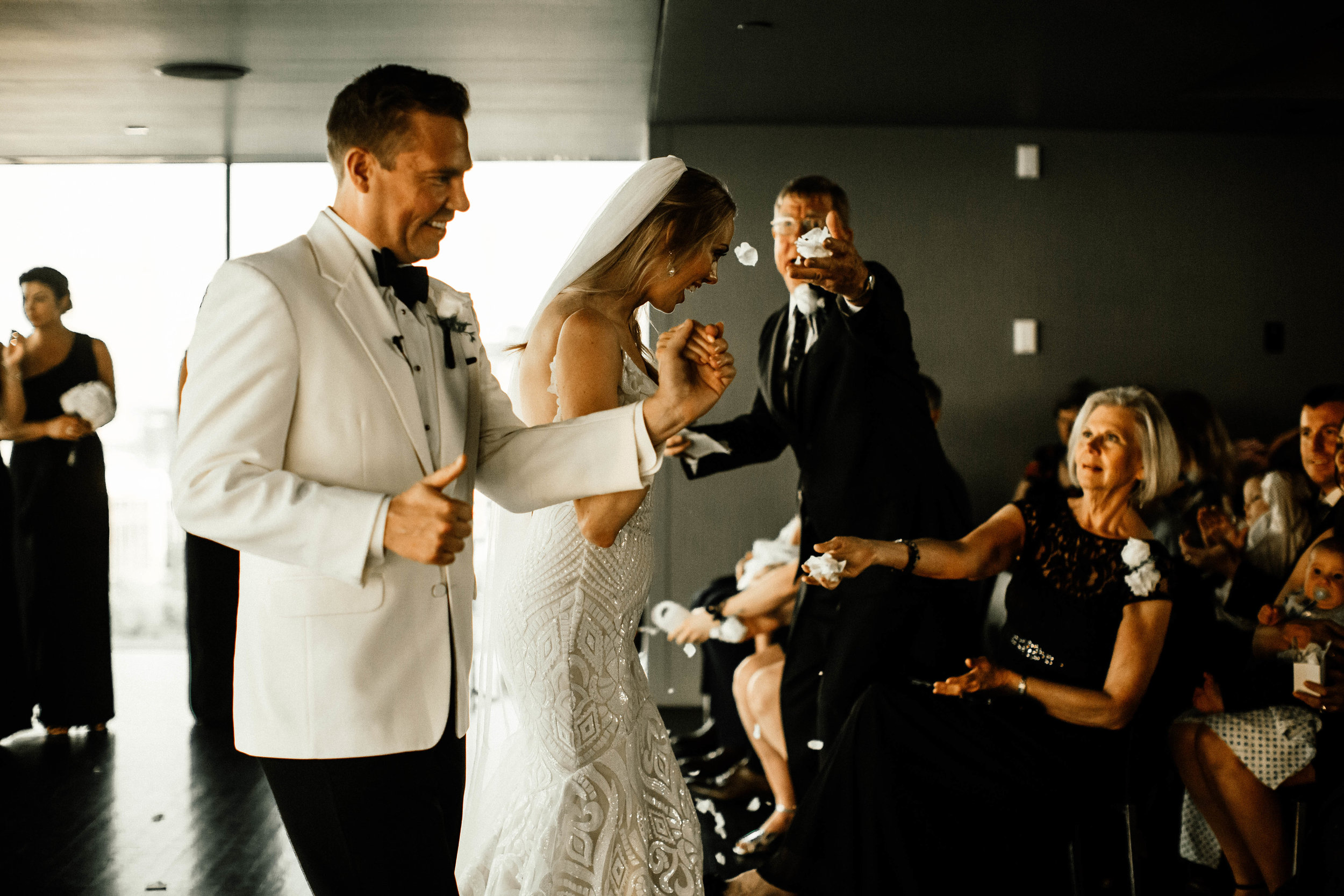 Guthrie amber room wedding ceremony photography