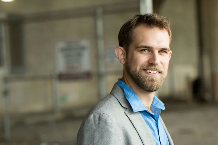 Wyandotte dating profile photography