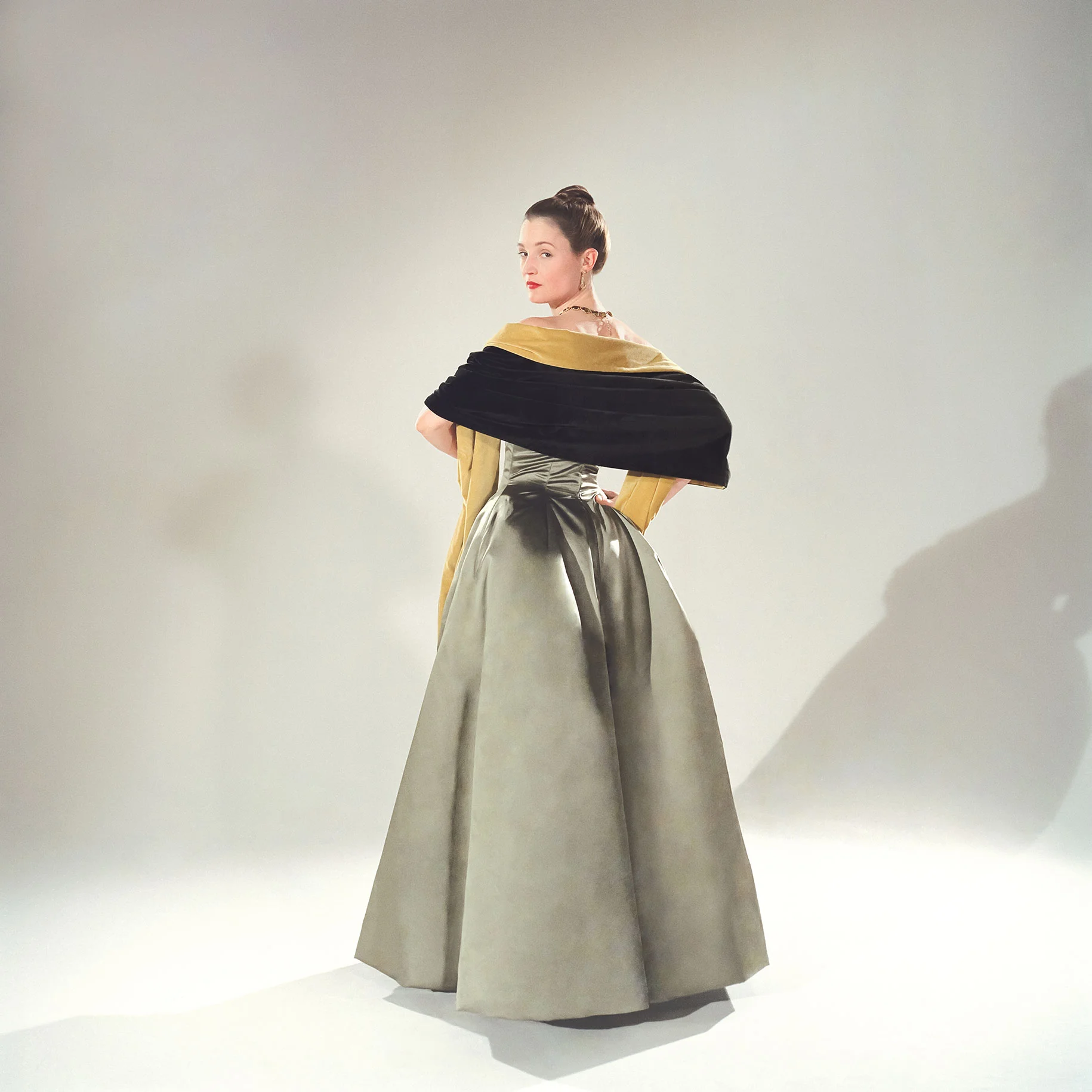 Phantom Thread_AlmaPosing_FocusFeatures.jpg
