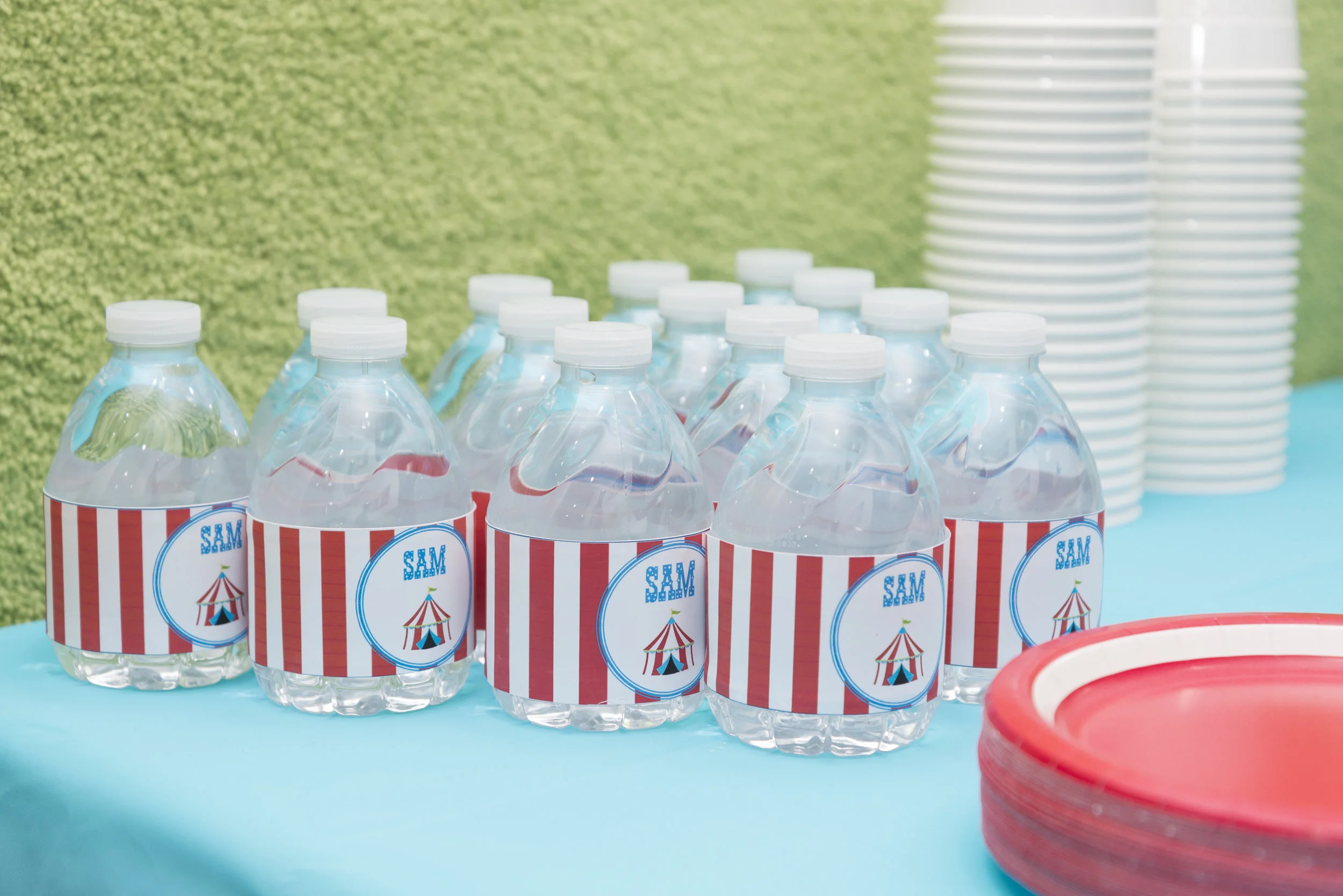 We also placed small water bottles on the savory table, with labels designed by Sarit. You can design your own labels at Zazzle or Oriental Trading . You can find the red and white plates here . 