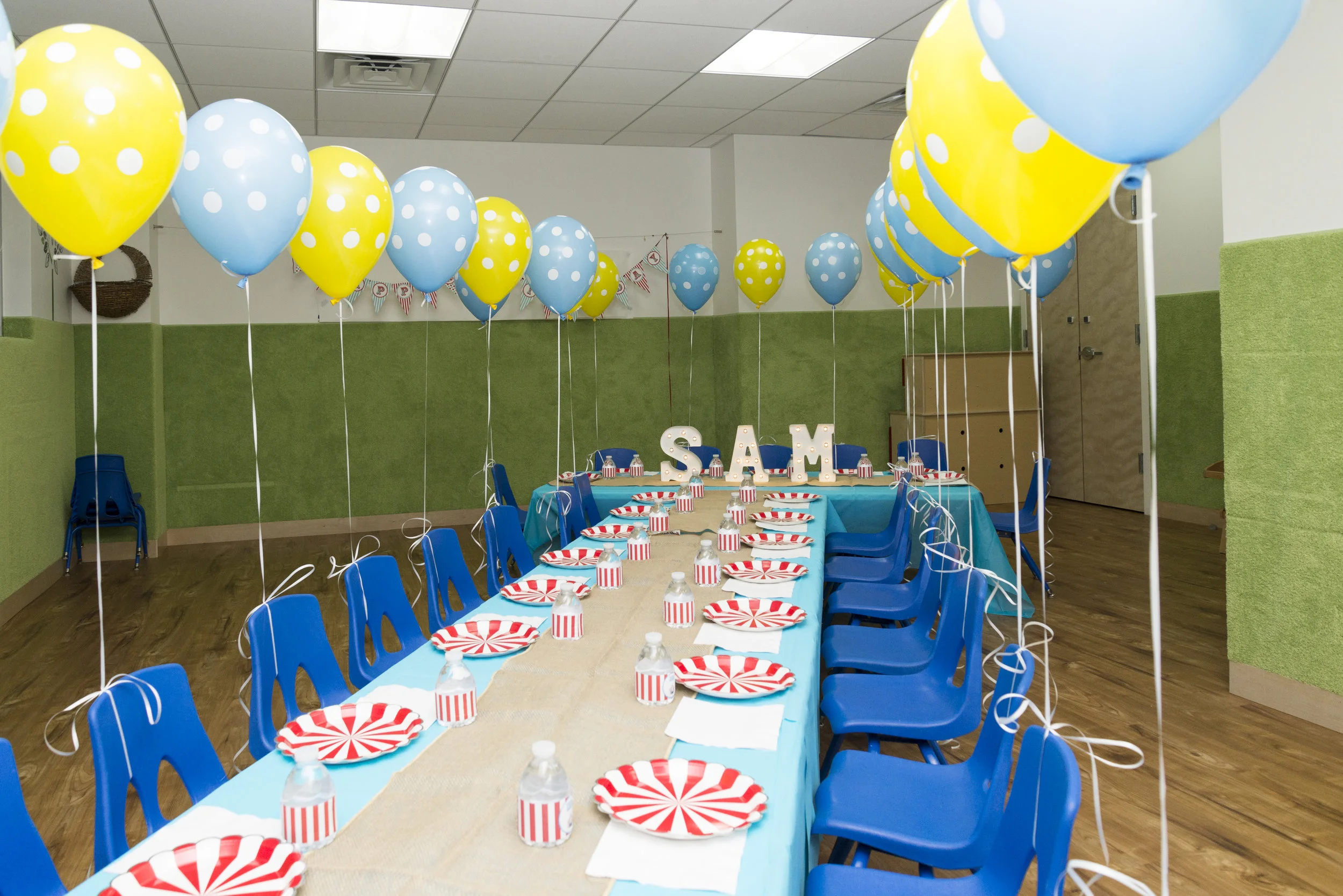 The kids' table!