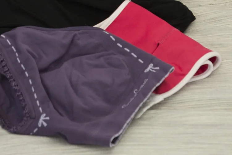 The Best Nursing Bra, Pumping Bra Nursing Tank, Nursing Pads & Nursing Covers + Relief for Sore / Cracked / Chapped Nipples