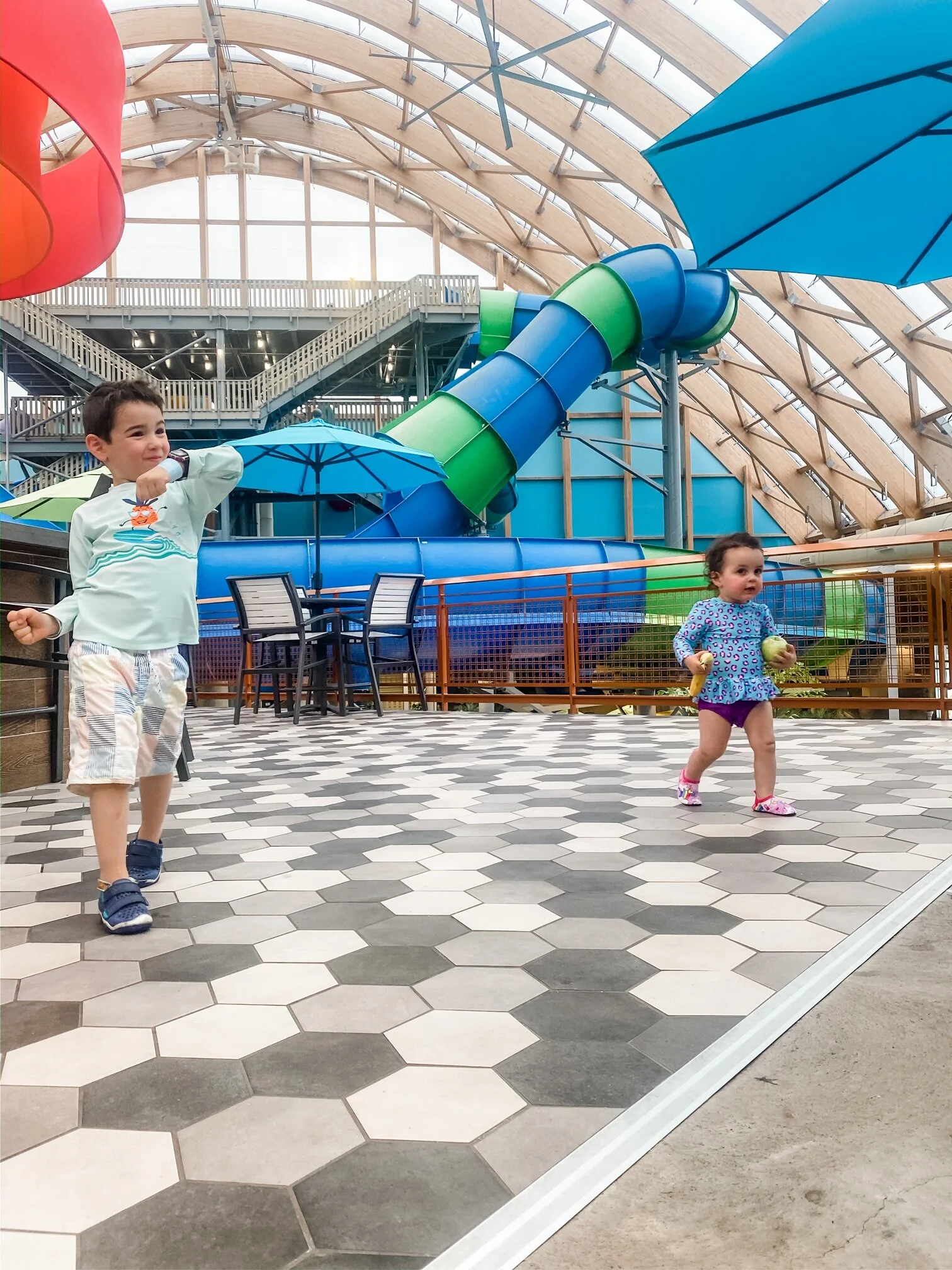 What to pack for an overnight at the waterpark / The Kartrite Resort &amp; Indoor Waterpark Guide