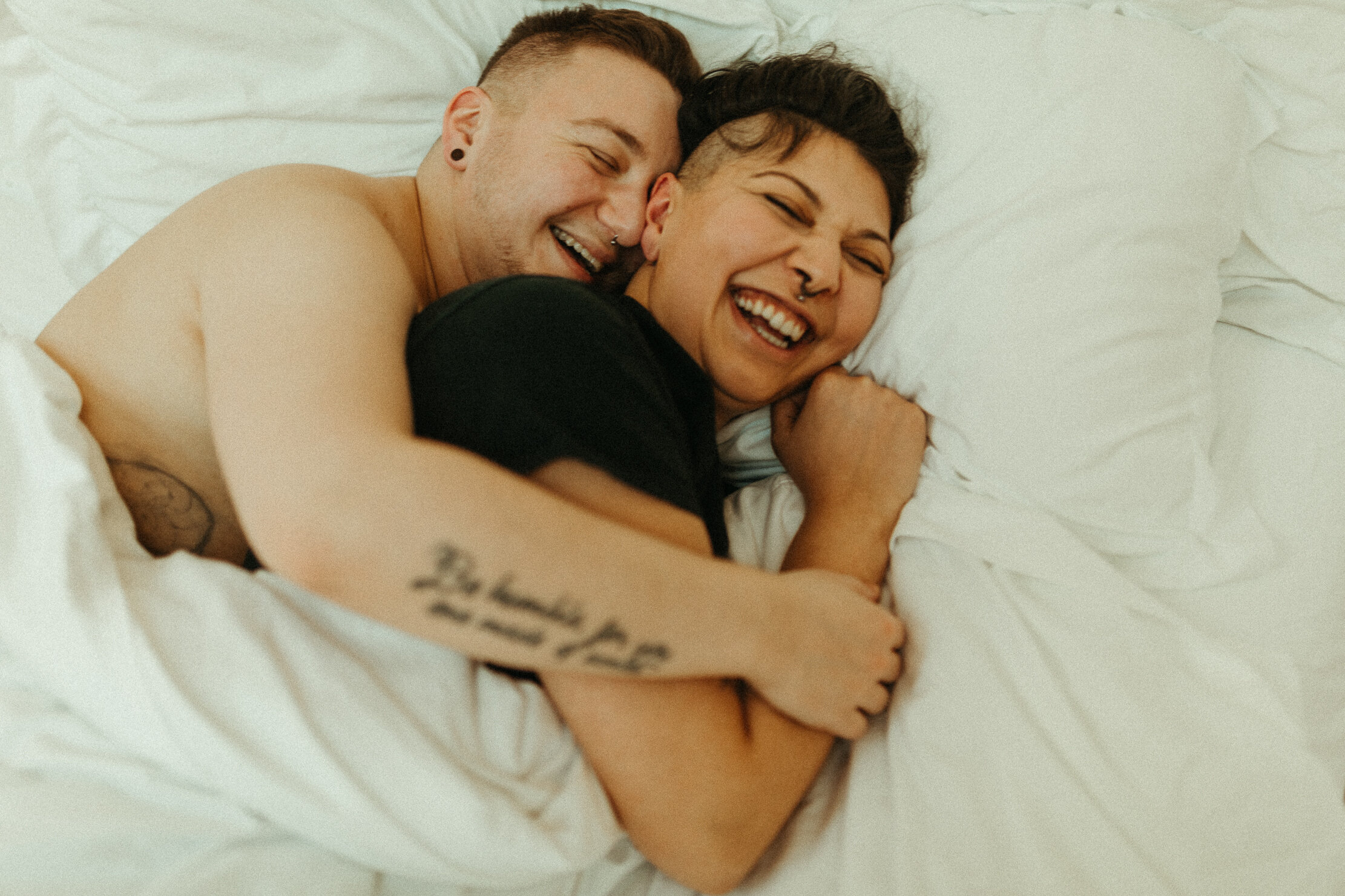 seattle-portland-tacoma-queer-trans-non-binary-intimate-in-home-pnw-engaygement-engagement-couples-boudoir-photographer-halle-roland-photography-393.jpg