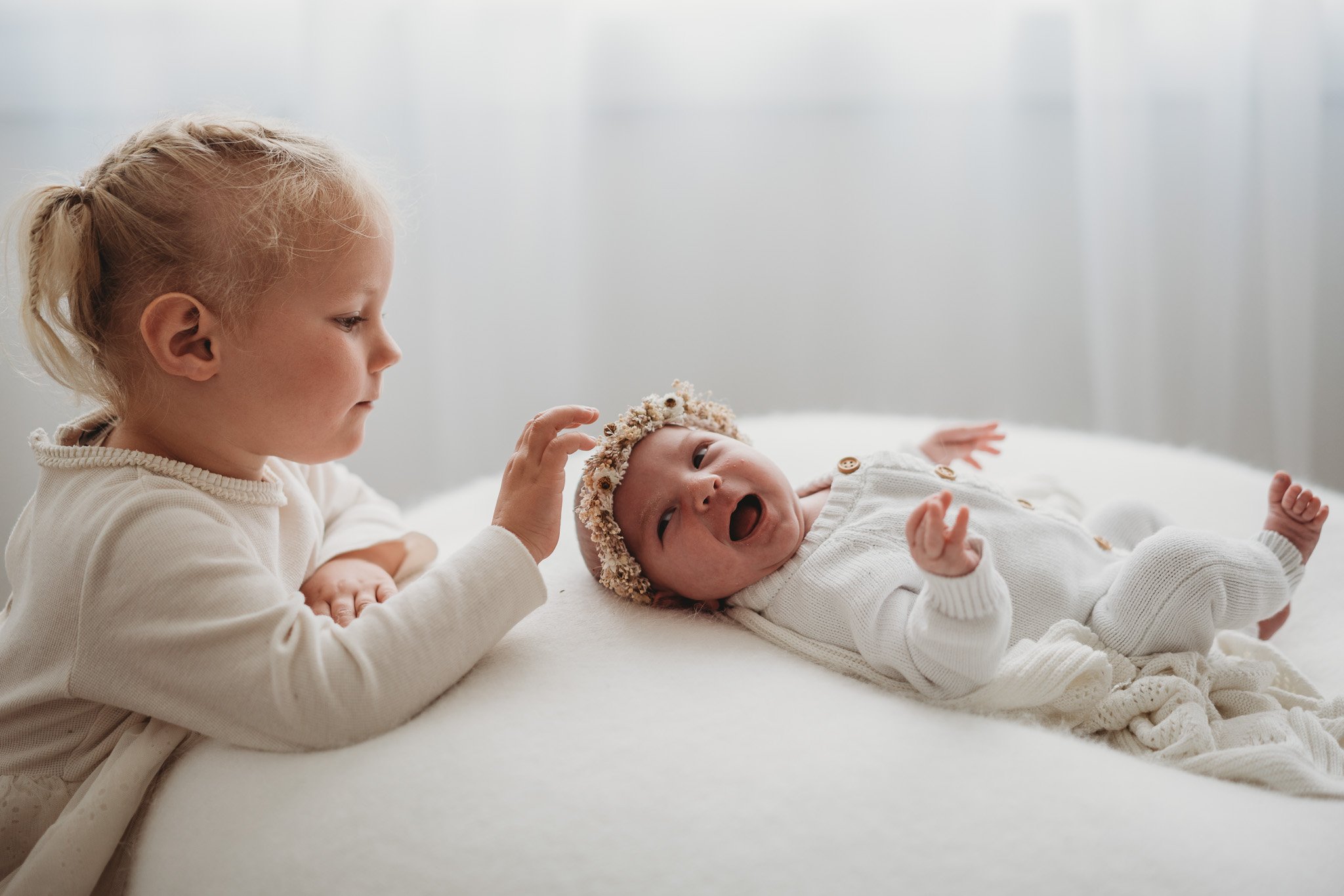 I was so excited when this mama reached out and mentioned she wanted a lifestyle-style session focusing on connection and details&mdash;but done in the studio! Yes, yes, yes! 🙌 It made the session even more special that this new little baby had the 