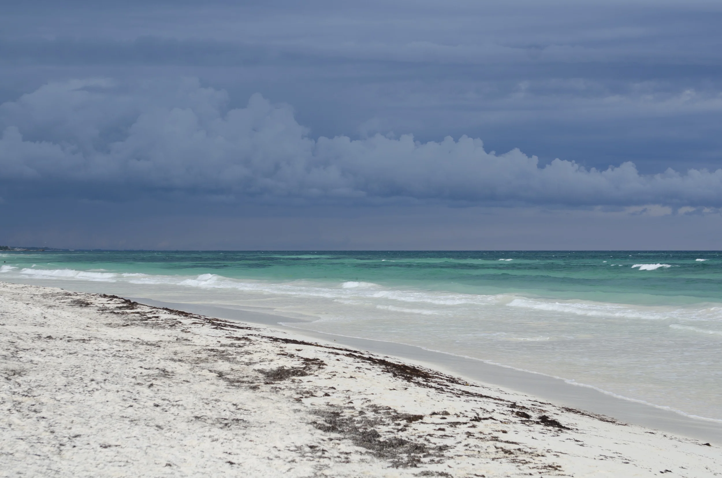 Tropical storm moving in. I found the contrast with the sea particularly beautiful. 