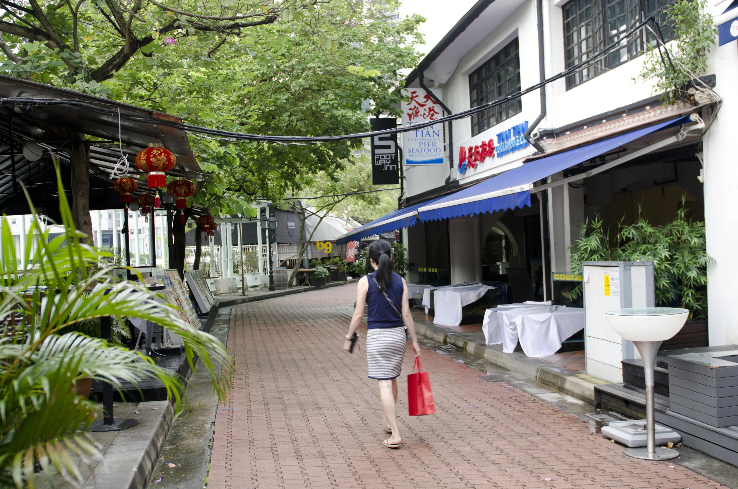 The lovely quaint street on which MET a Pod resides