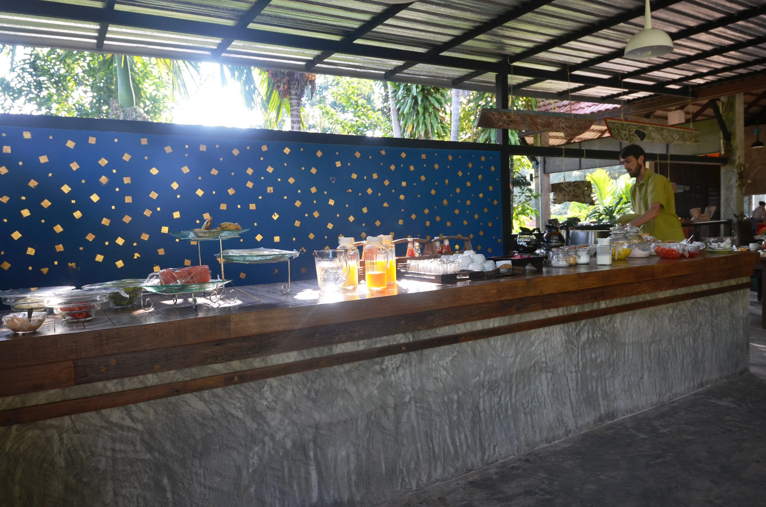 Chaw Kaw Cher's breakfast buffet