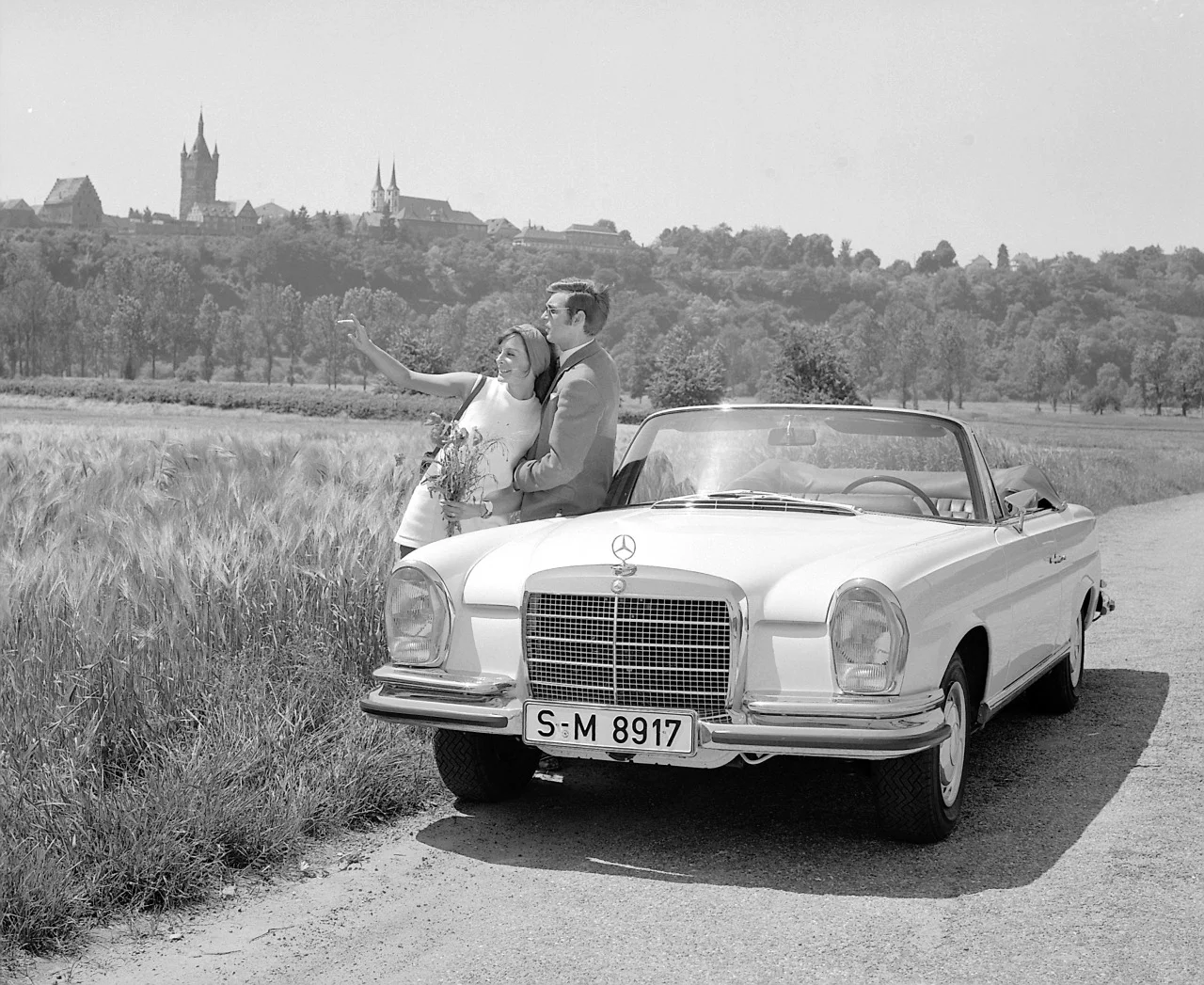 mercedesbenz:
Flowers alone don’t make a perfect Valentine’s weekend.Wherever you take your sweetheart, a Mercedes-Benz 280 SE would surely add some romance.