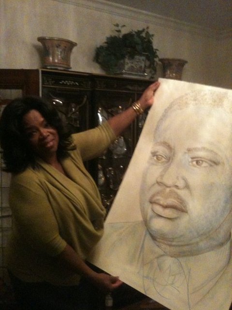 flawsandshit:
kiawho:
Oprah holding a portrait of Martin Luther King Jr. that was drawn by Michael Jackson.
wow never knew MJ was an artist too