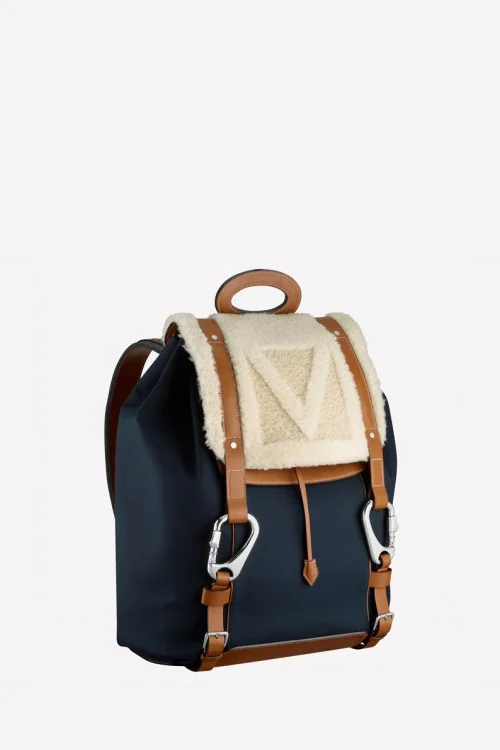 freshkings:

Louis Vuitton “Shearling” Backpack:  SHOP