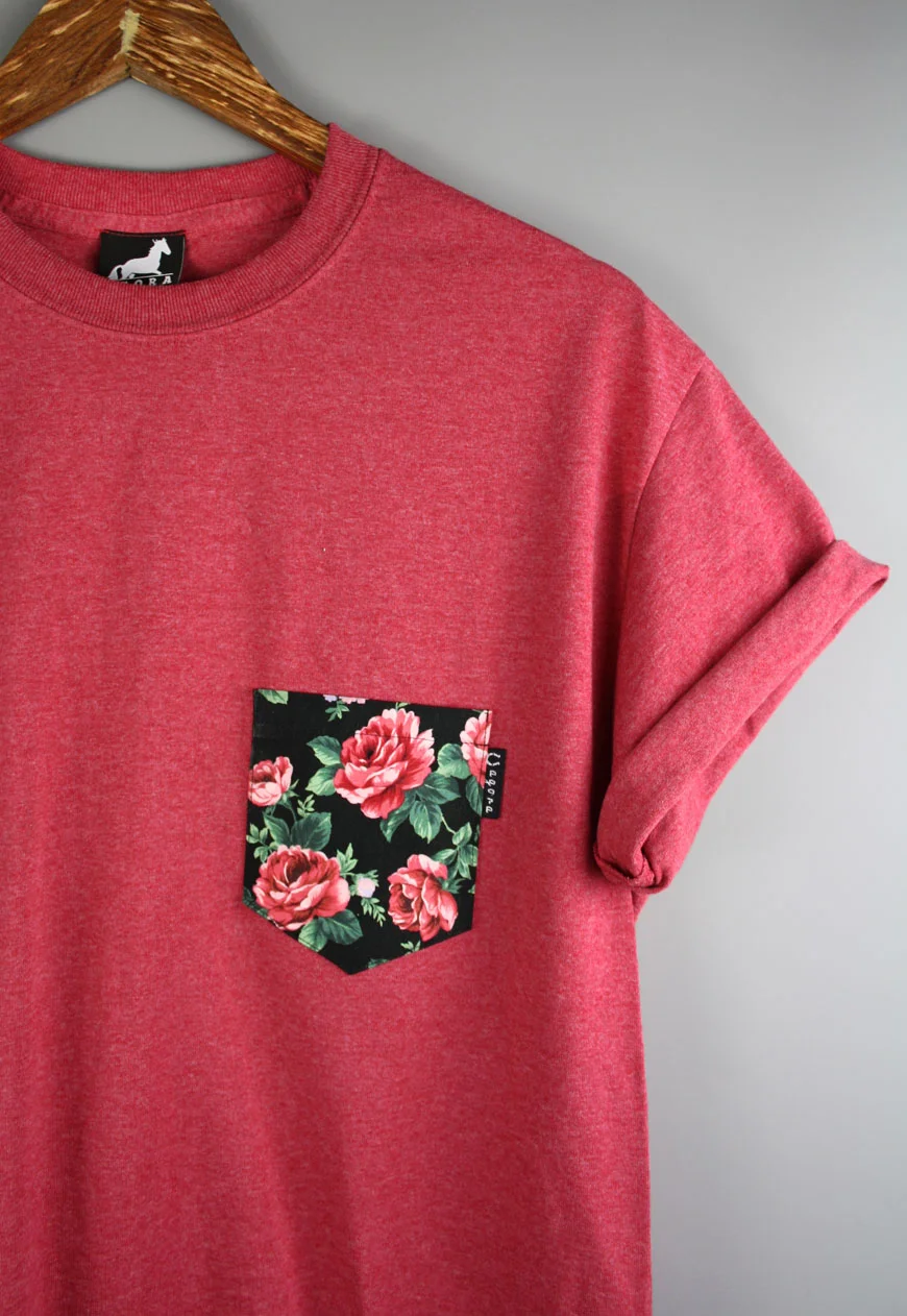 agoravintage:

agora clothing rose  pocket tee