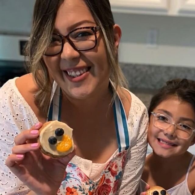 Cougars! How about making some Fruit Pizzas with Ms. Lares (and Ella!) on this fine Thursday? Join us and let&rsquo;s get cooking! (Link in profile)