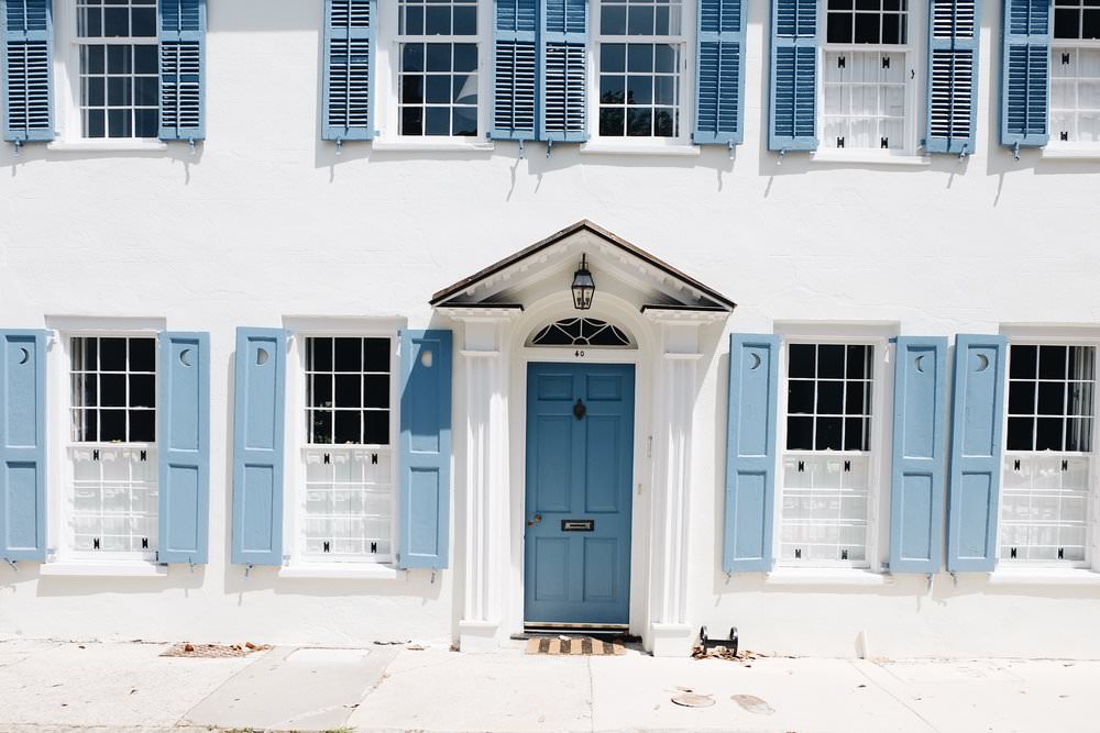 The Far & Near Travel Guide to Charleston by Dulci Edge