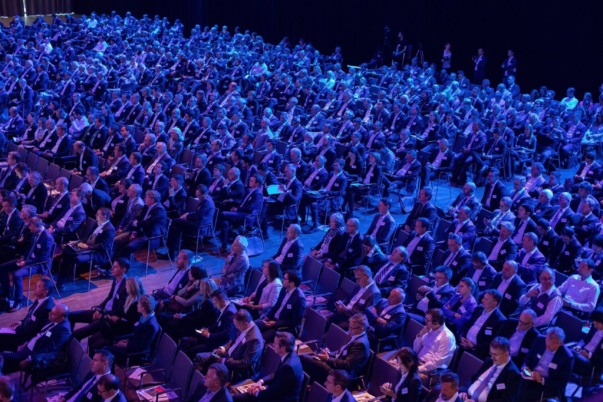  Institut für Produktionsmanagement   Kern des IPM Leistungsportfolios sind Premium B2B Konferenzen.    Business Konferenzen  