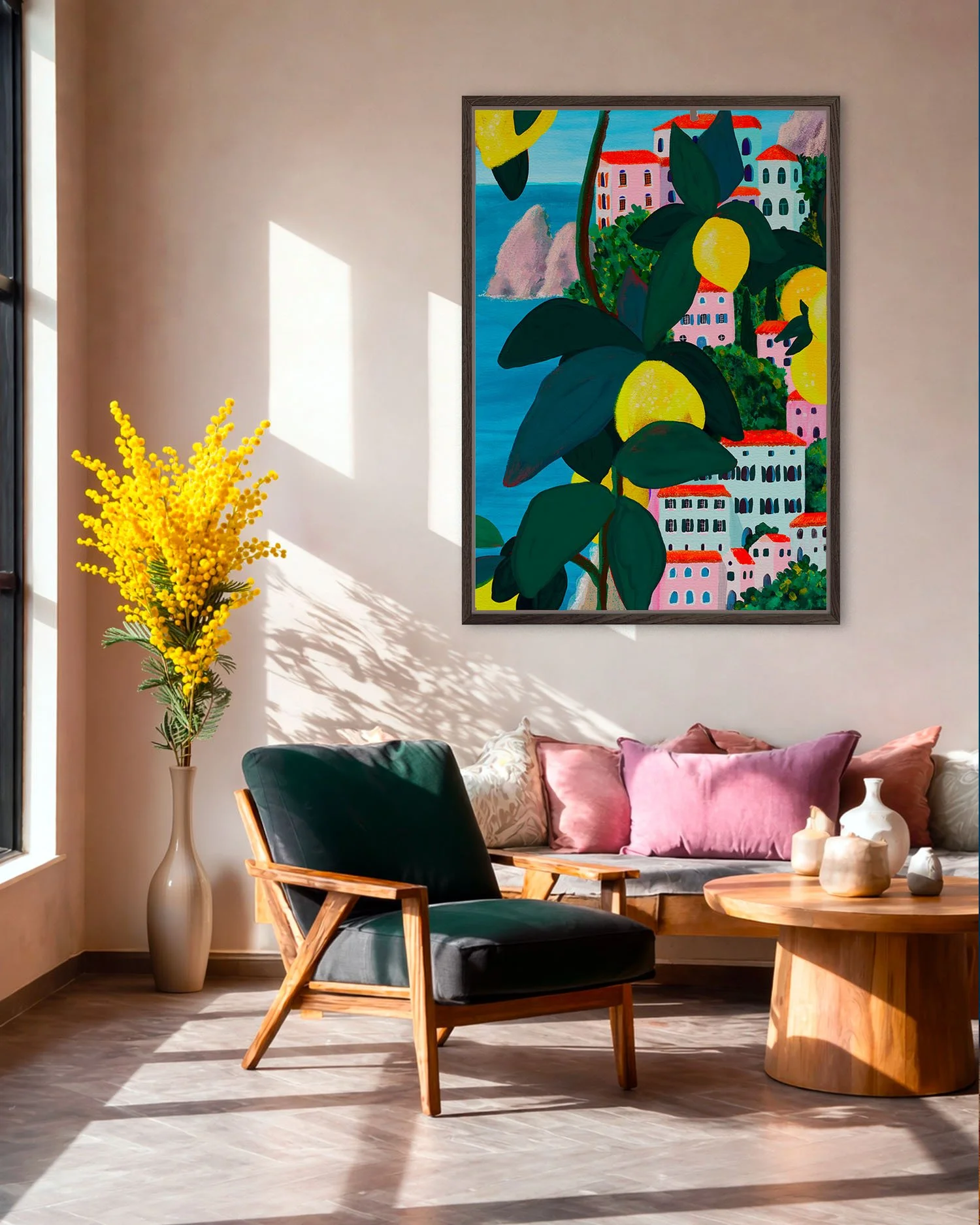 Affiche Amalfi au-dessus d'une banquette dans un salon contemporain aux tons doux