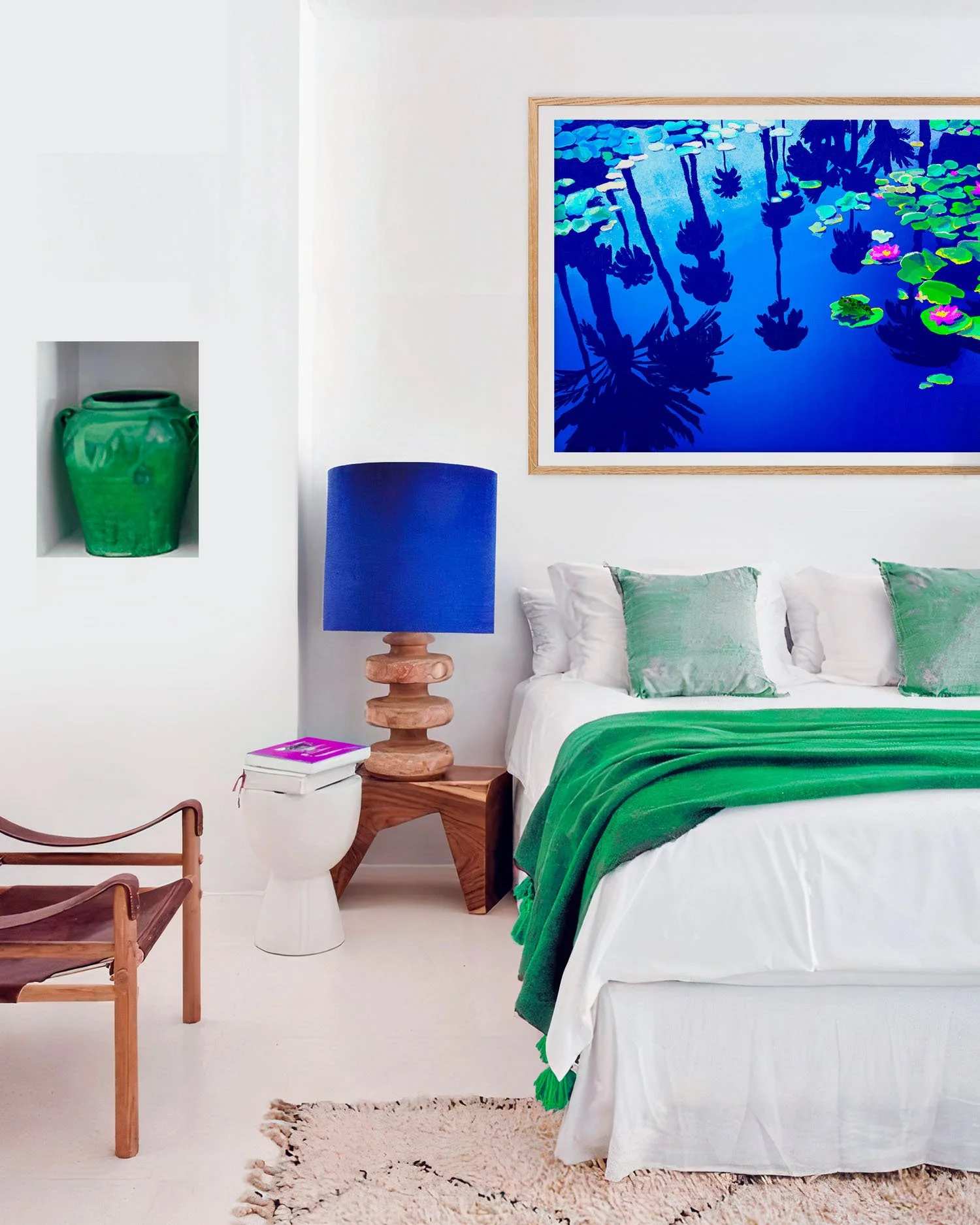 Affiche palmiers reflets bleu Majorelle dans une chambre apaisante aux tons bleus et verts