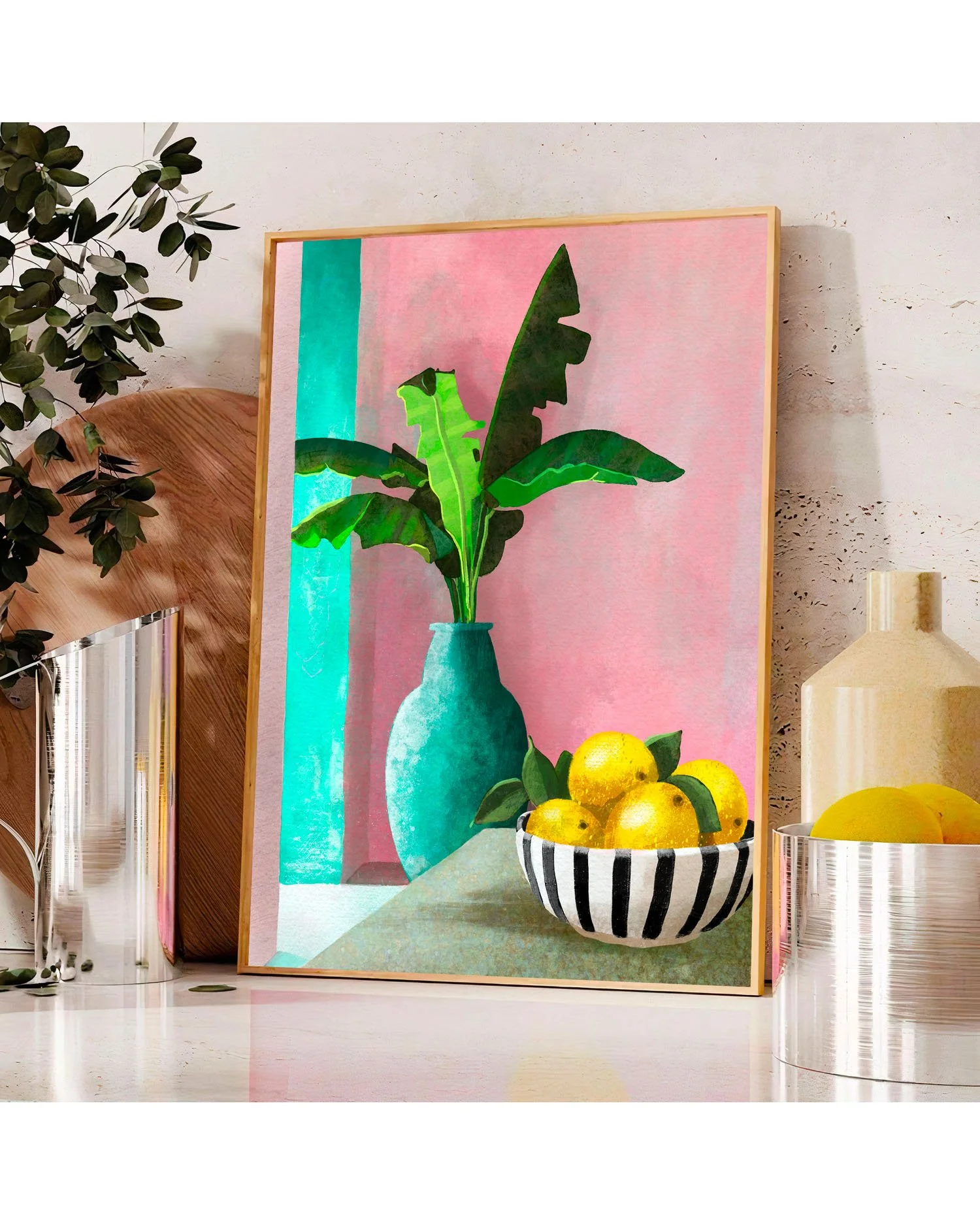 John Lemons de Claire Maoui posé au sol avec plante verte et déco jaune contemporaine