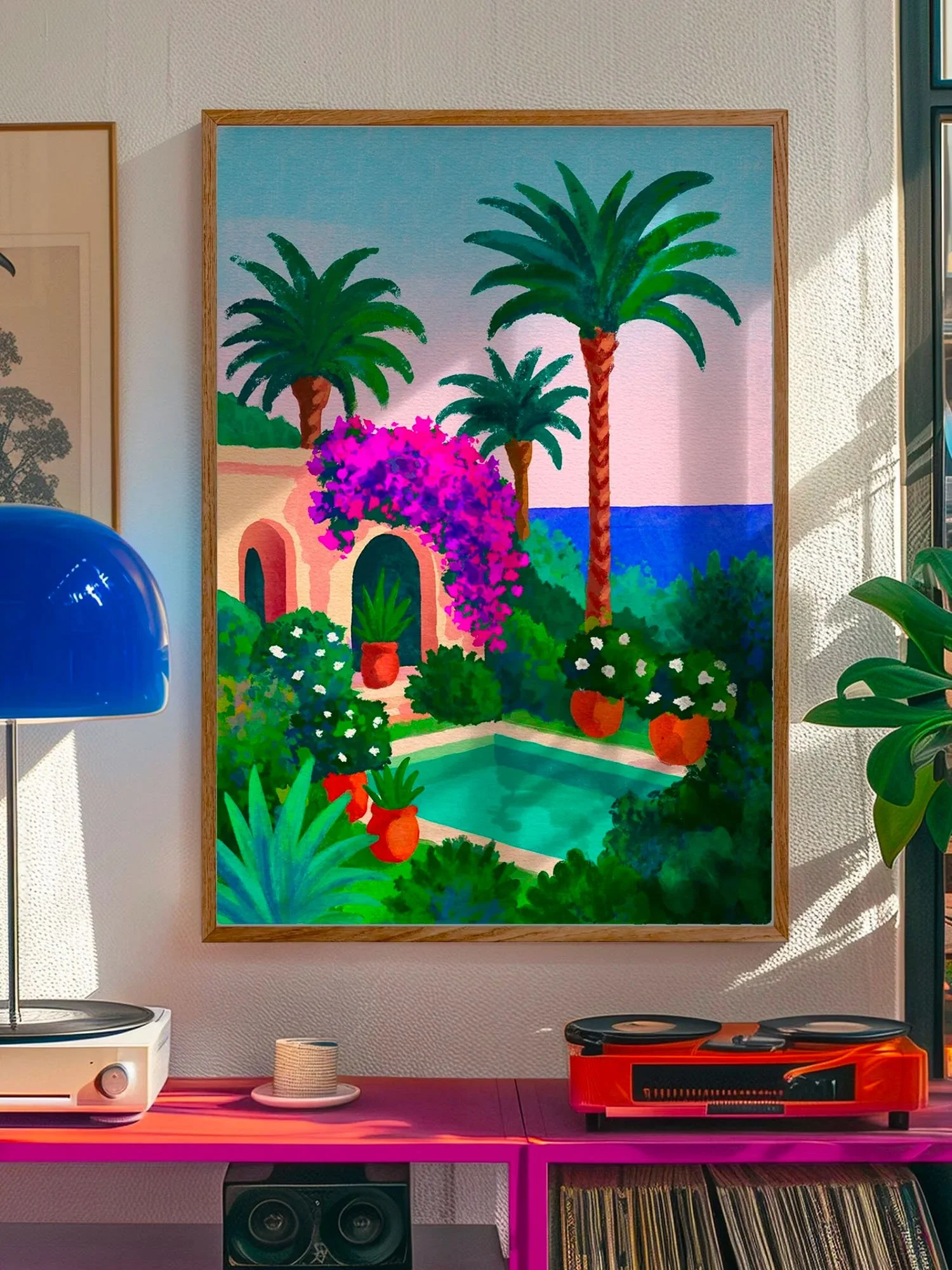 Tirage Attention : Tanger ! dans un intérieur vintage avec lampe bleue et tourne-disque rétro