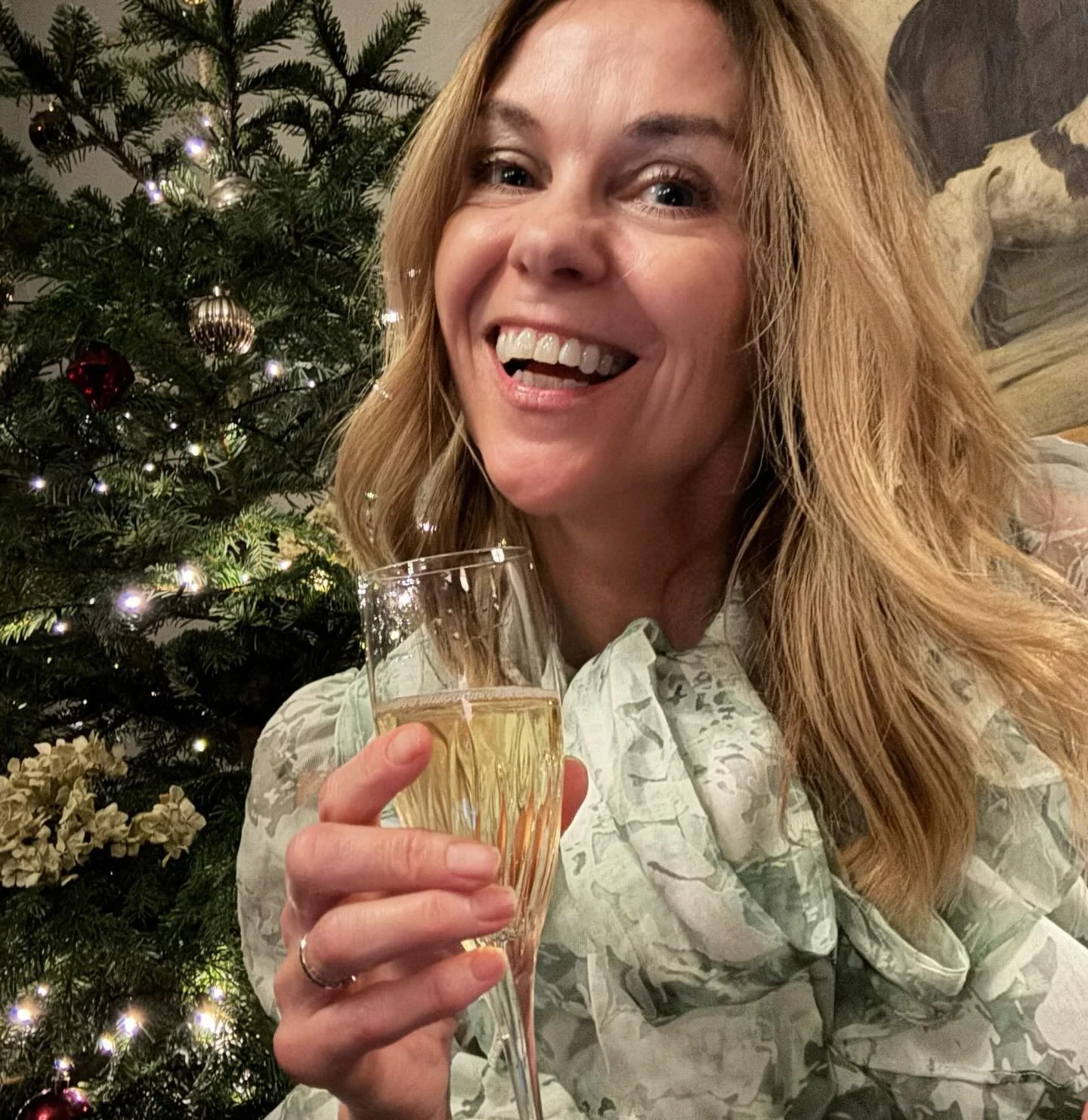 Cheers! Happy Christmas. I hope you and your loved ones have had a lovely day. My gang have been suitably fabulous. ❤️ #christmas