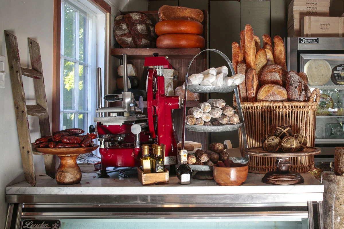 Hamptons_Amagansett_Square_Cavaniolas_Cheese_Shop_19.jpg