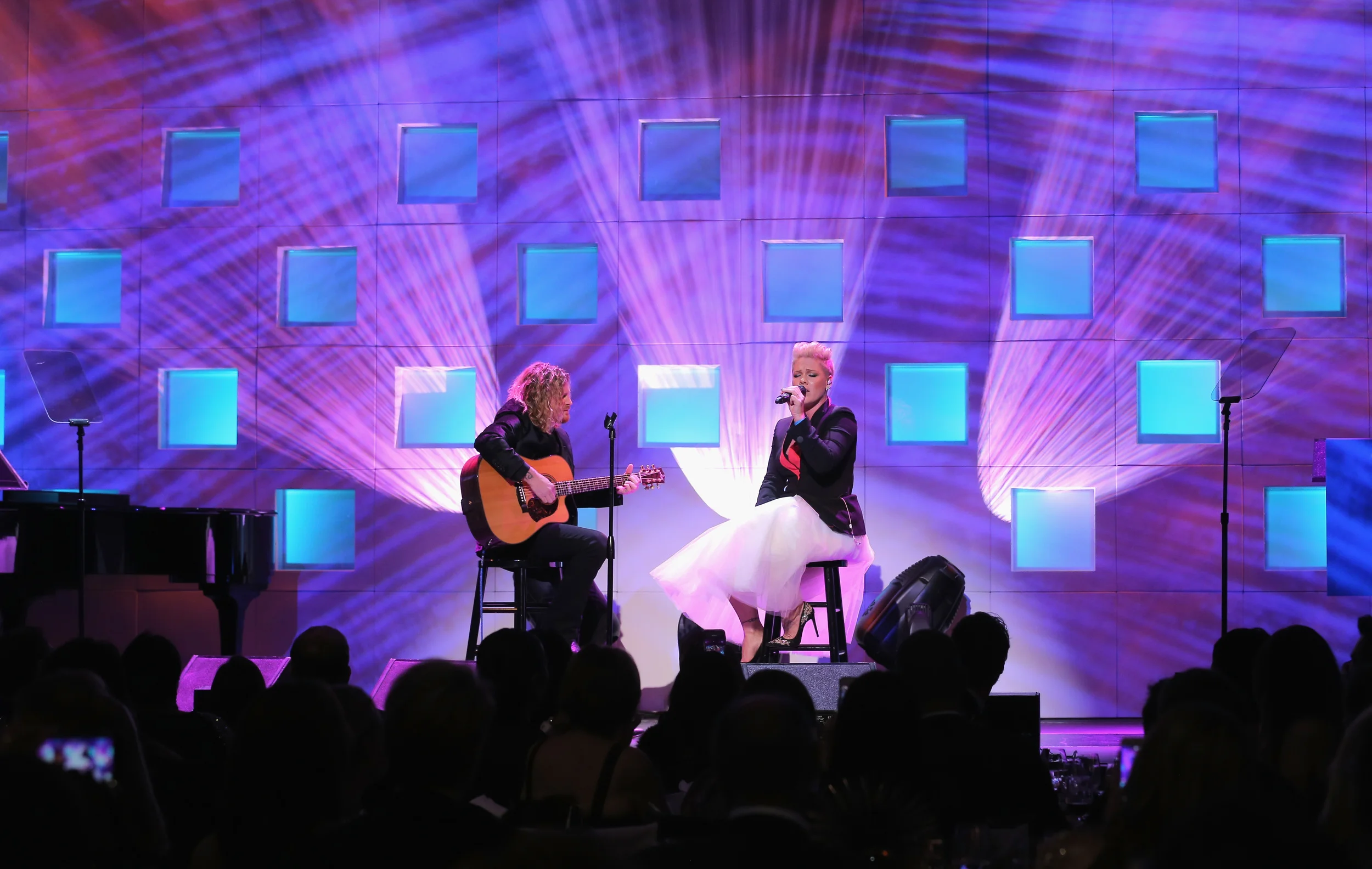 P!nk performs at the 11th Annual UNICEF Snowflake Ball ©2015 Jemal Countess/Getty Images for UNICEF