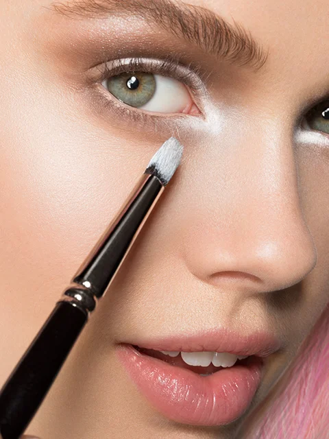 01_0814_02_Macro2_Eye_Eyeshadow_HowTo.jpg