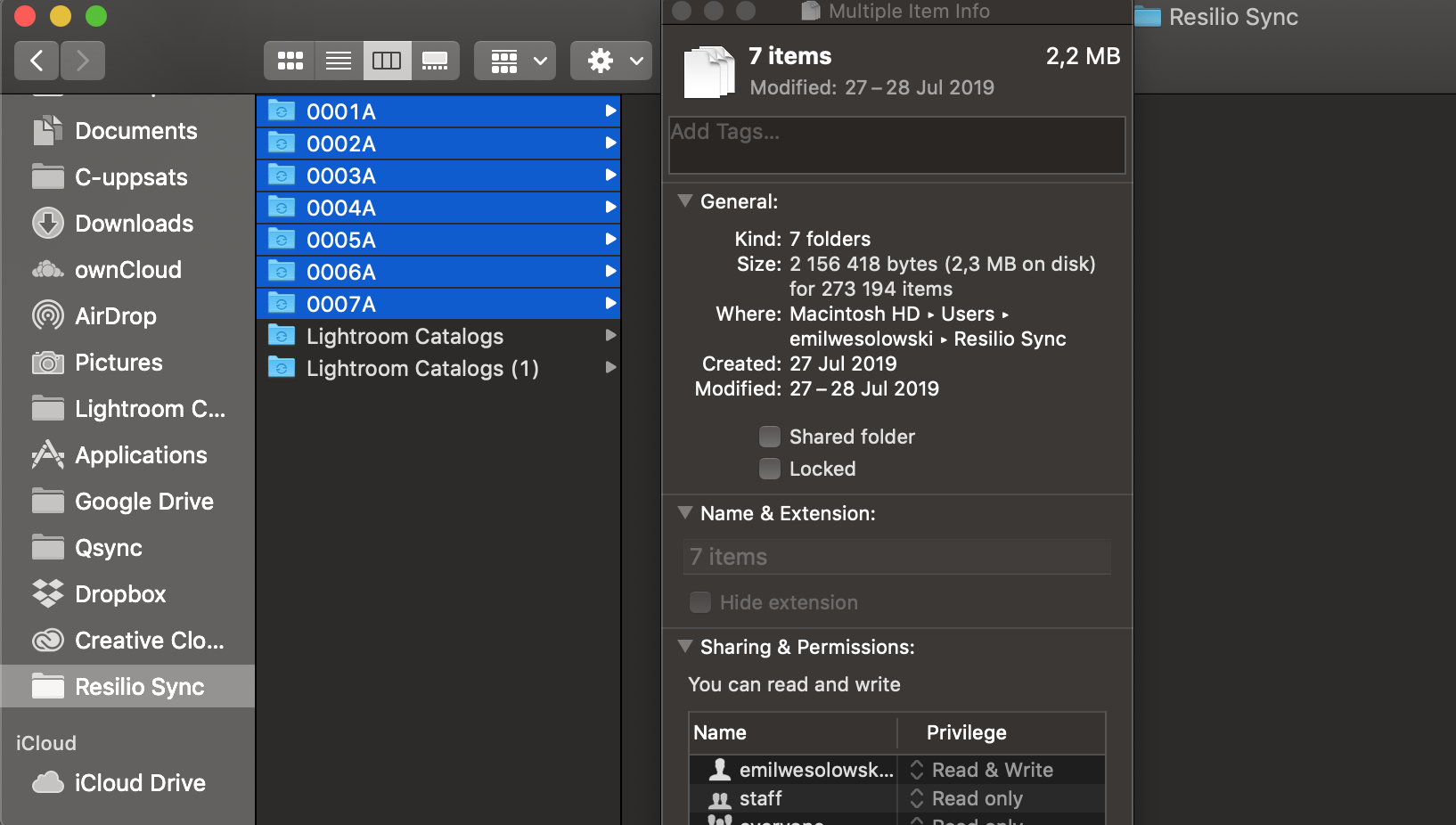 These folders make up about 7 TB together, but the place holders only take up 2,3 MB.