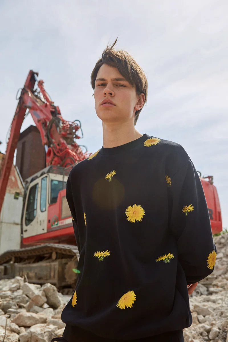 Ashley Marc Hovelle Löwenzahn Sweathshirt and shorts Black Yellow 0454 final.jpg