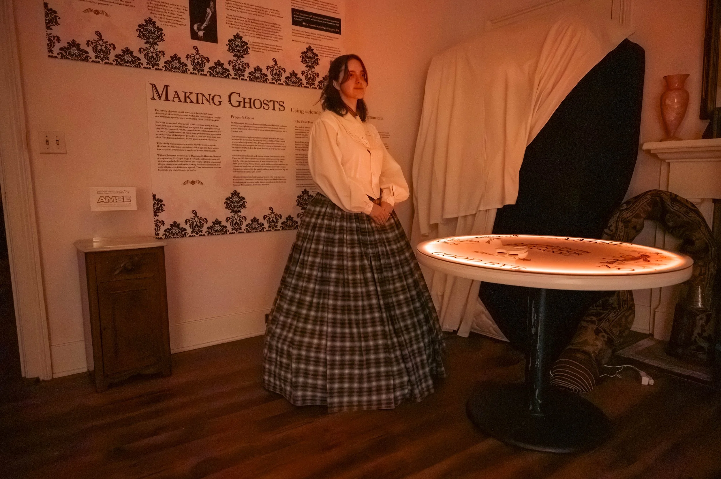 TarynFerro_MabryHazen_Seance_25-200.jpg