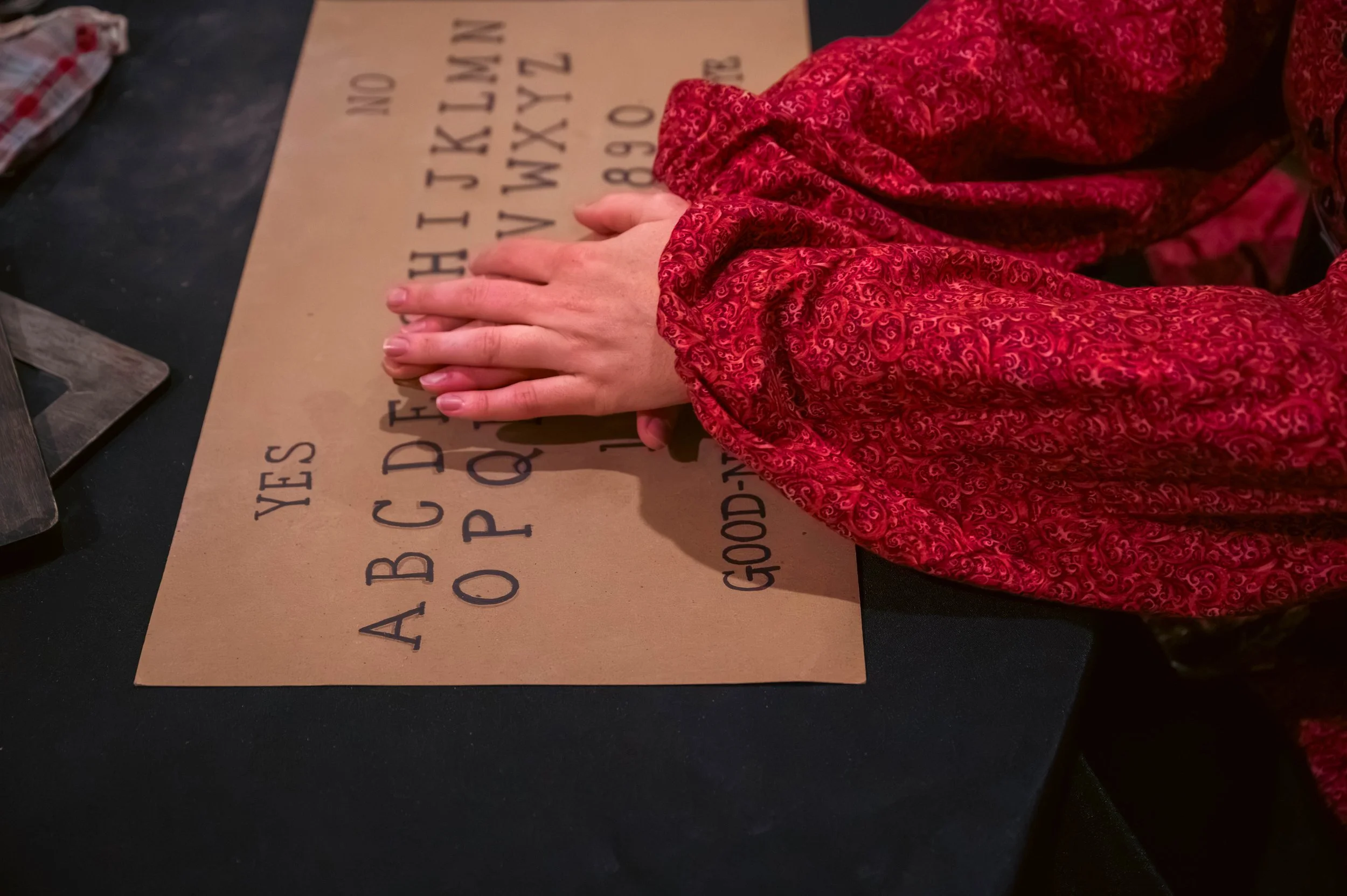 TarynFerro_MabryHazen_Seance_25-258.jpg