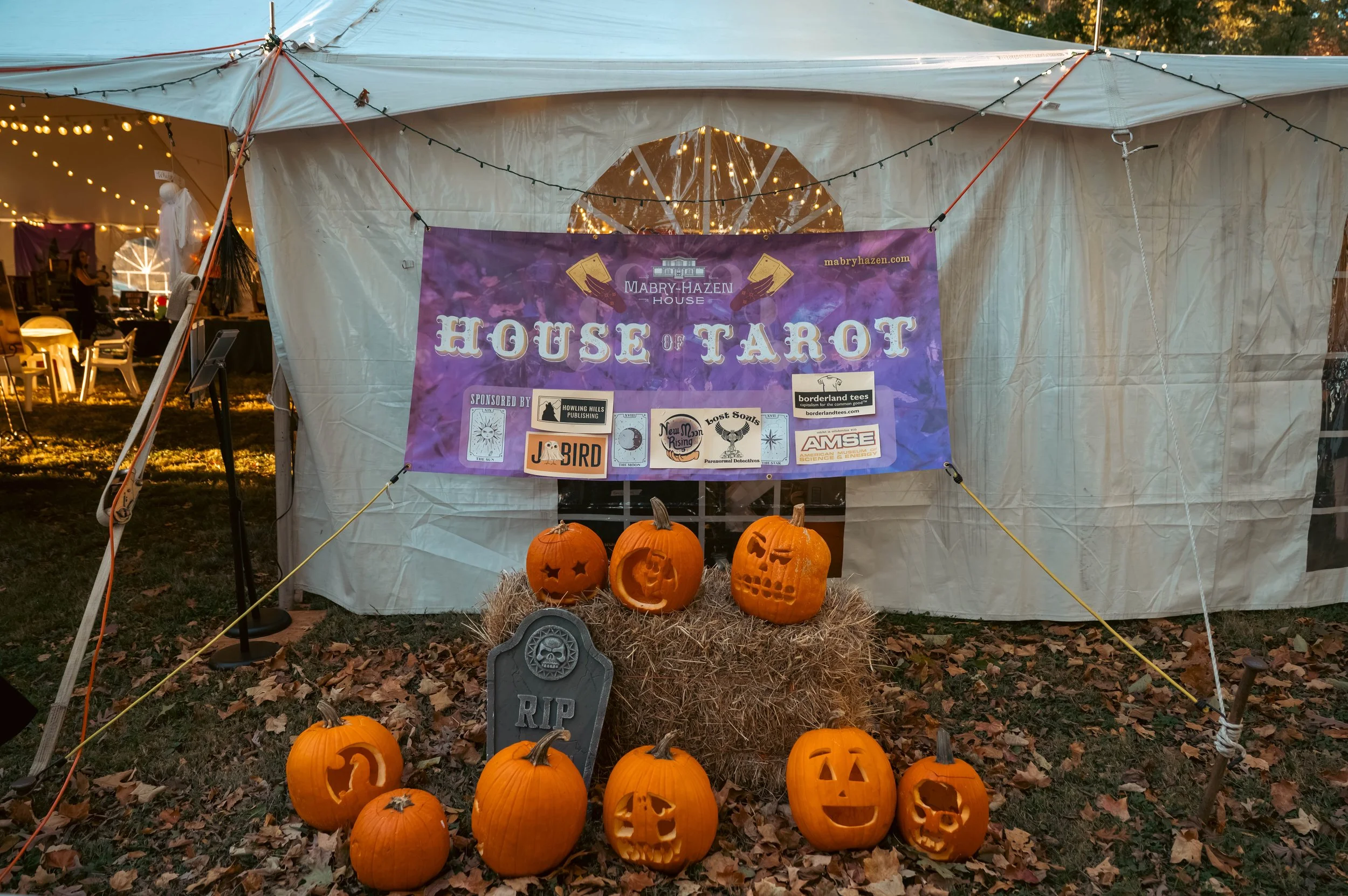 TarynFerro_MabryHazen_Seance_25-3.jpg