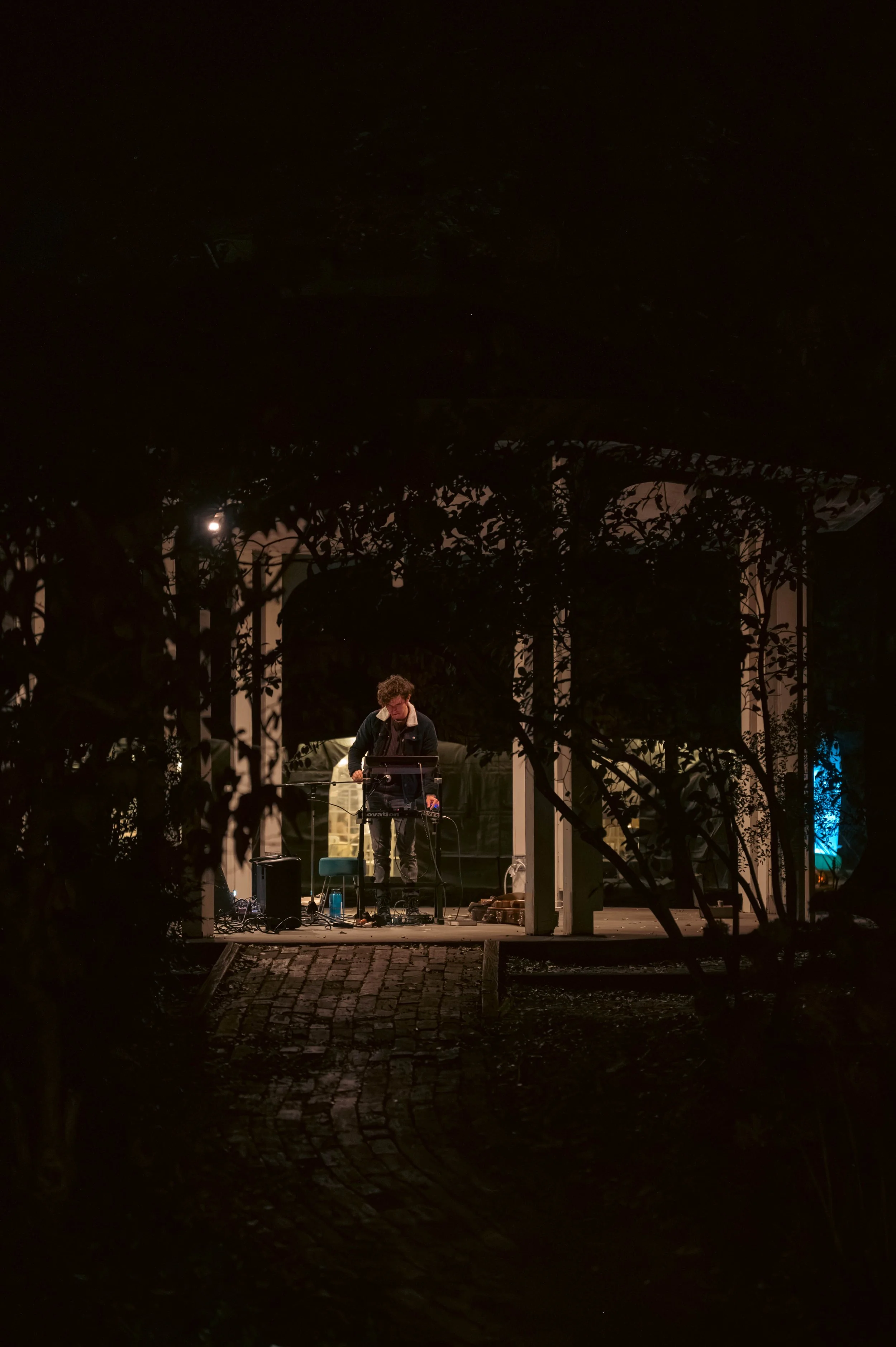 TarynFerro_MabryHazen_Seance_25-135.jpg