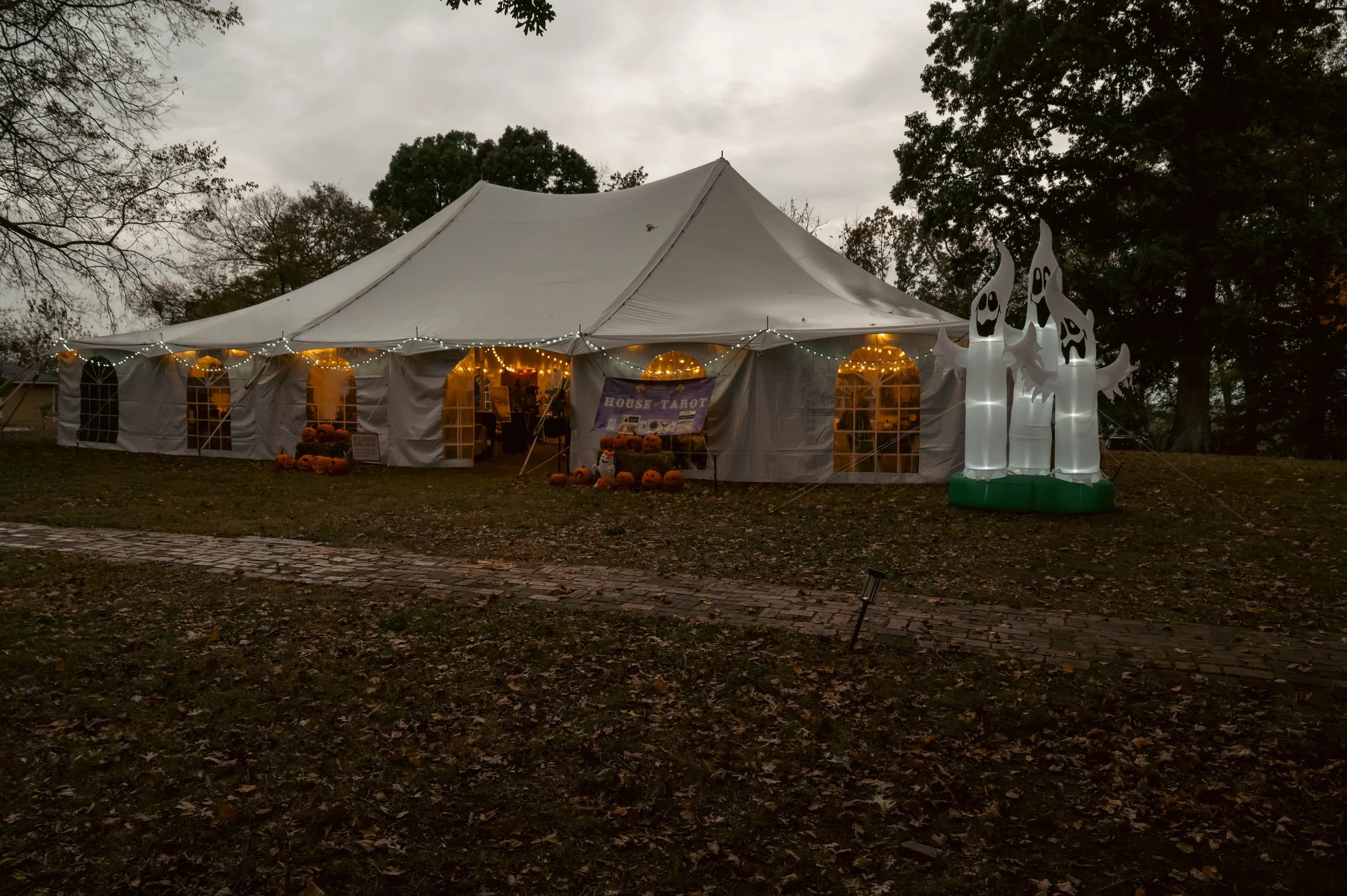 TarynFerro_MabryHazen_Seance_25-264.jpg