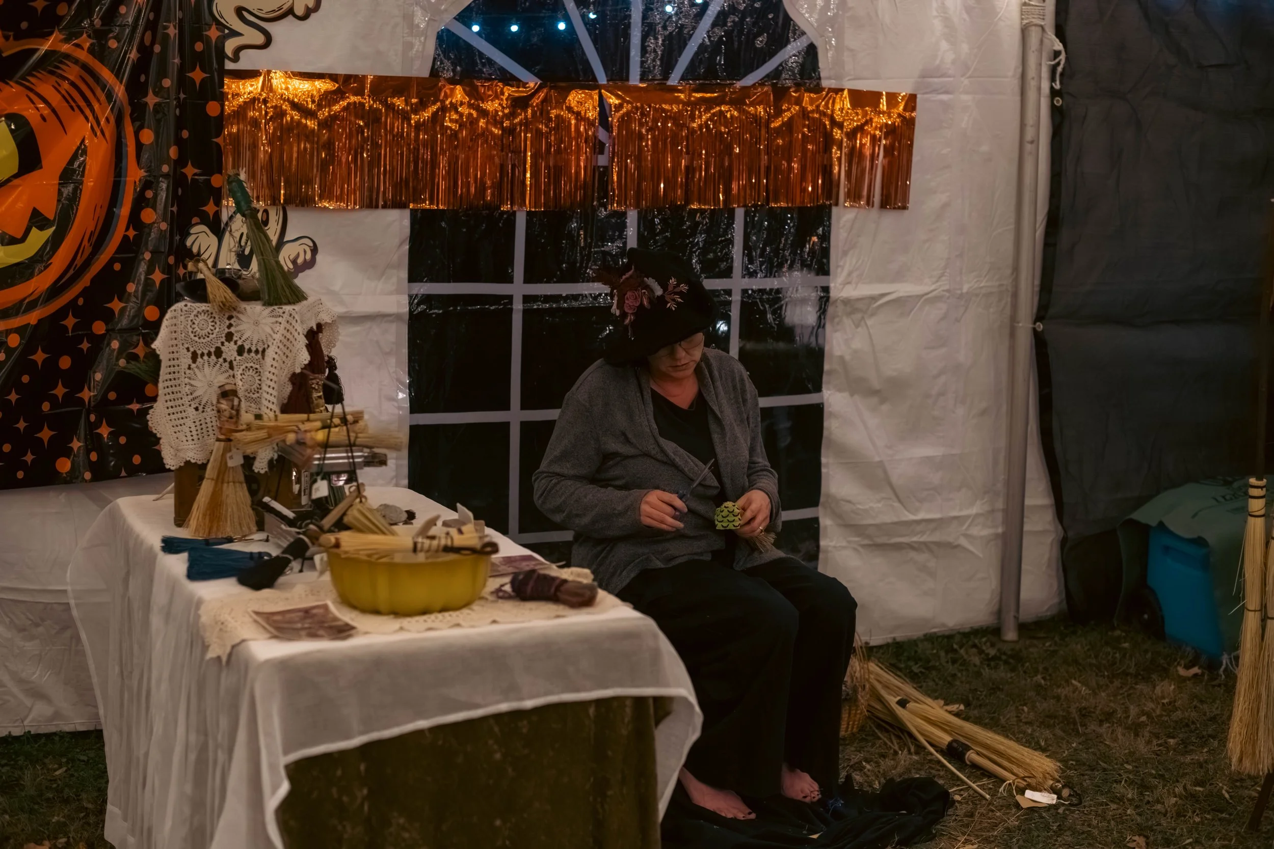 TarynFerro_MabryHazen_Seance_25-222.jpg