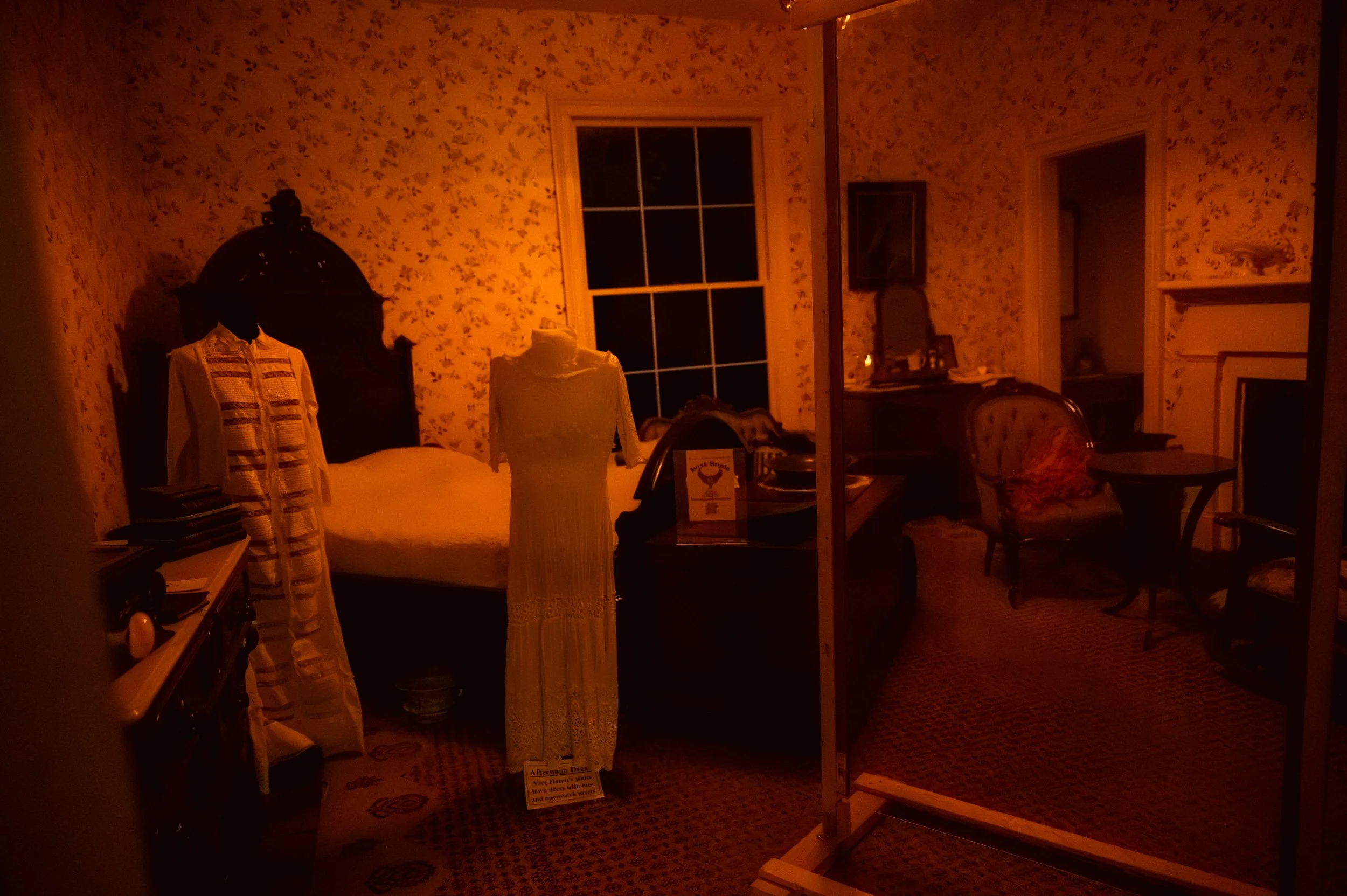 TarynFerro_MabryHazen_Seance_25-193.jpg