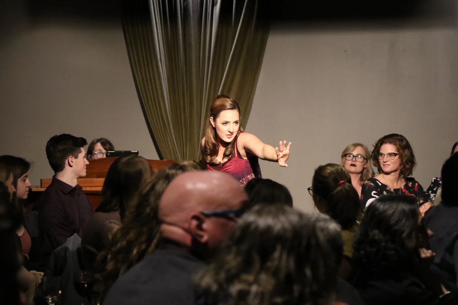 Isabelle/Madeleine, The Face on the Barroom Floor. Opera Fright Night, Flipside Opera & The Little Opera Company, 2019. Photo: Heather Milne.