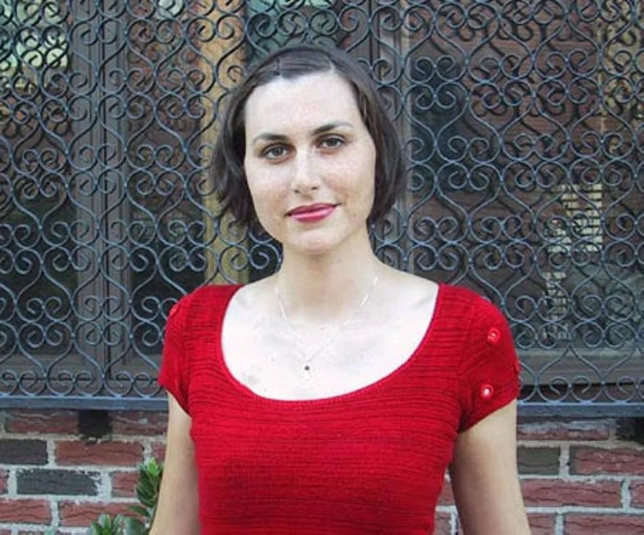 Composer Jessica Grace Wing . Jessica died of colon cancer at the age 31 even though she possessed no genetic marker for this disease. In her twenties as a student at Stanford University, Jessica had undergone ovarian hyperstimulation for egg donation. Jessica's mother, physician Jennifer Schneider, has written an article calling for research on the long-term risks of ovarian stimulation . 