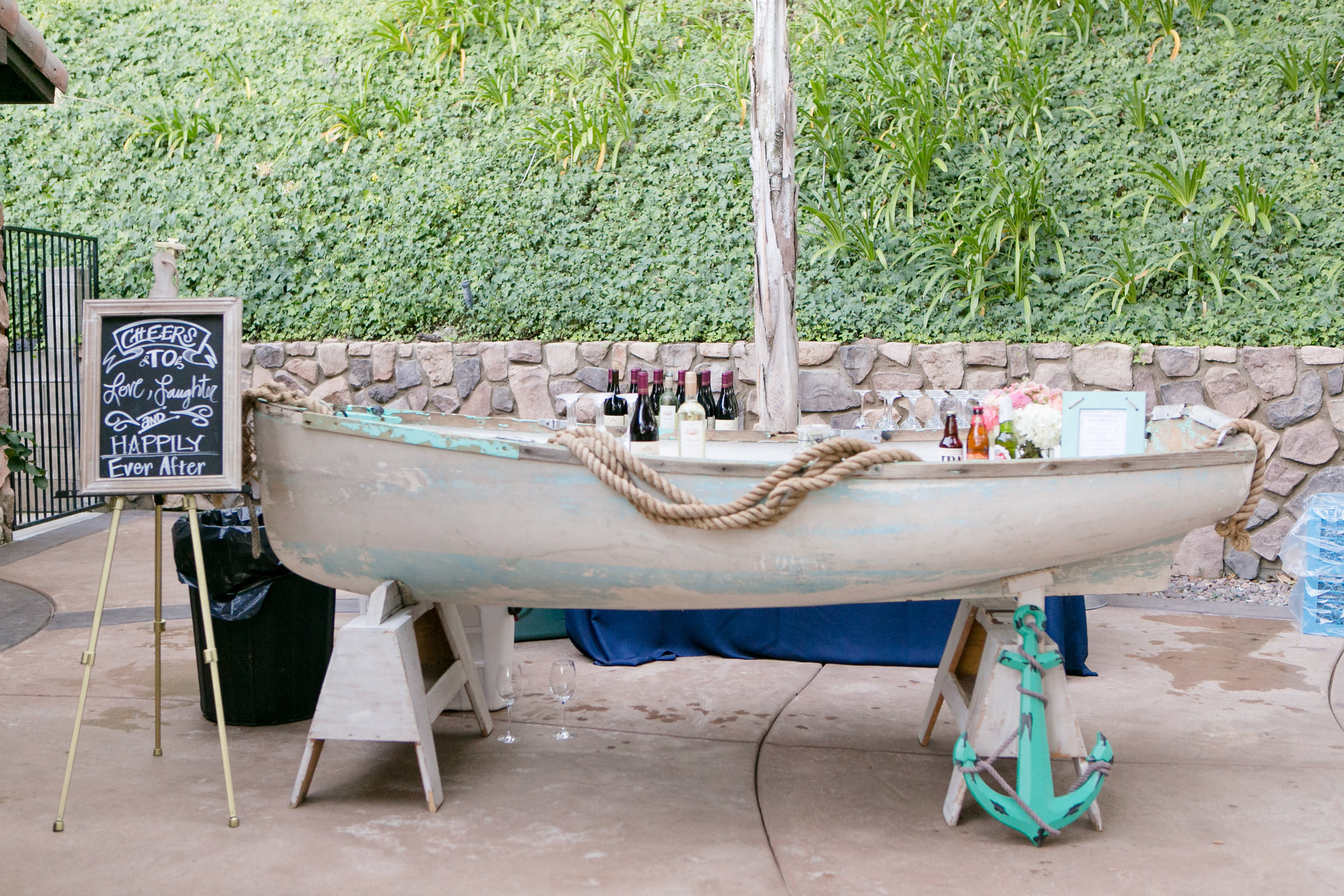 Nautical Glam Wedding in Coral and Navy | Michelle Garibay Events | Circle Oak Ranch
