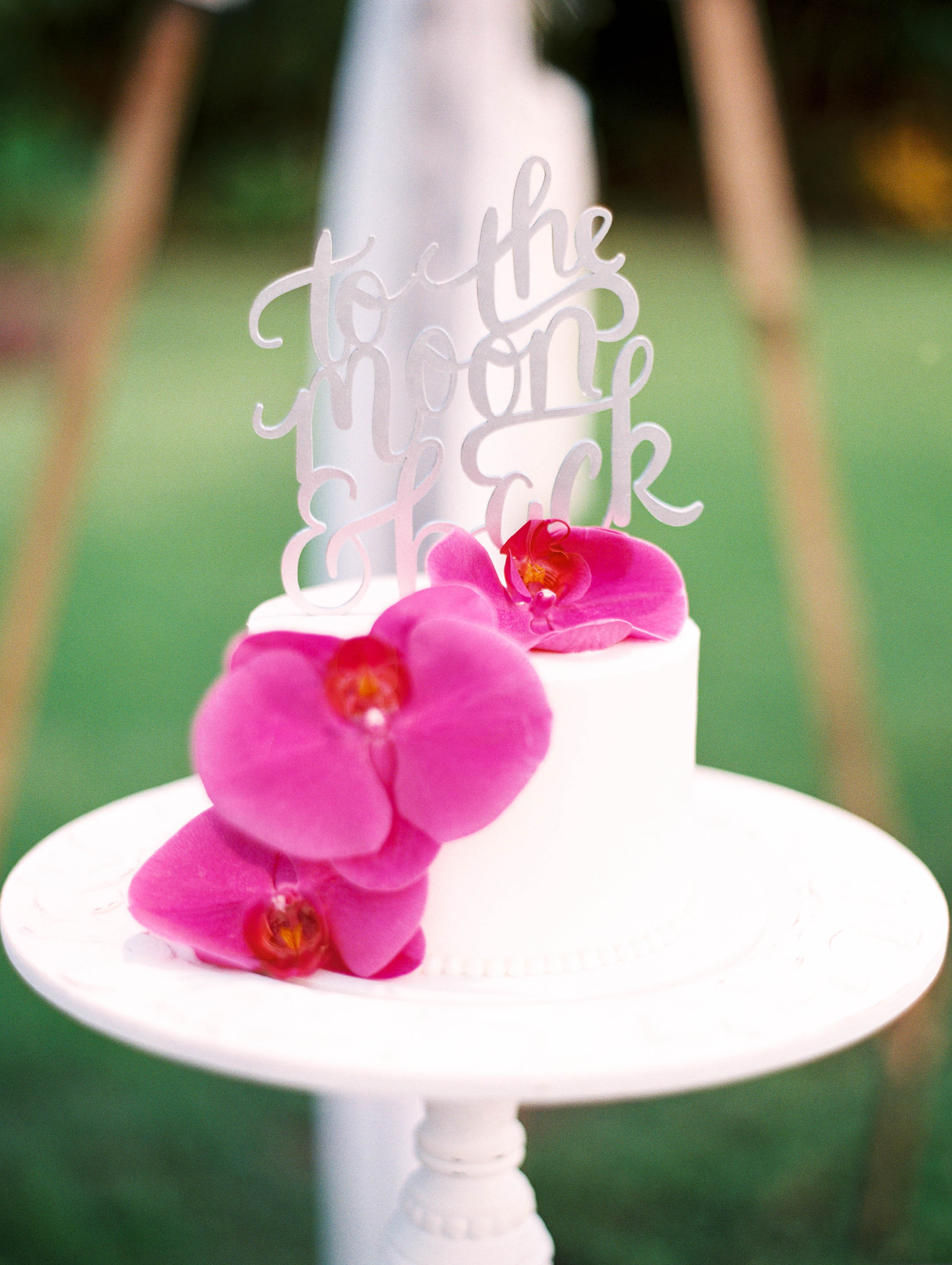 Michelle Garibay Events | Elegant Oahu Wedding | Loulu Palm Estate | Destination Wedding Planner | Purple Orchid Wedding Cake