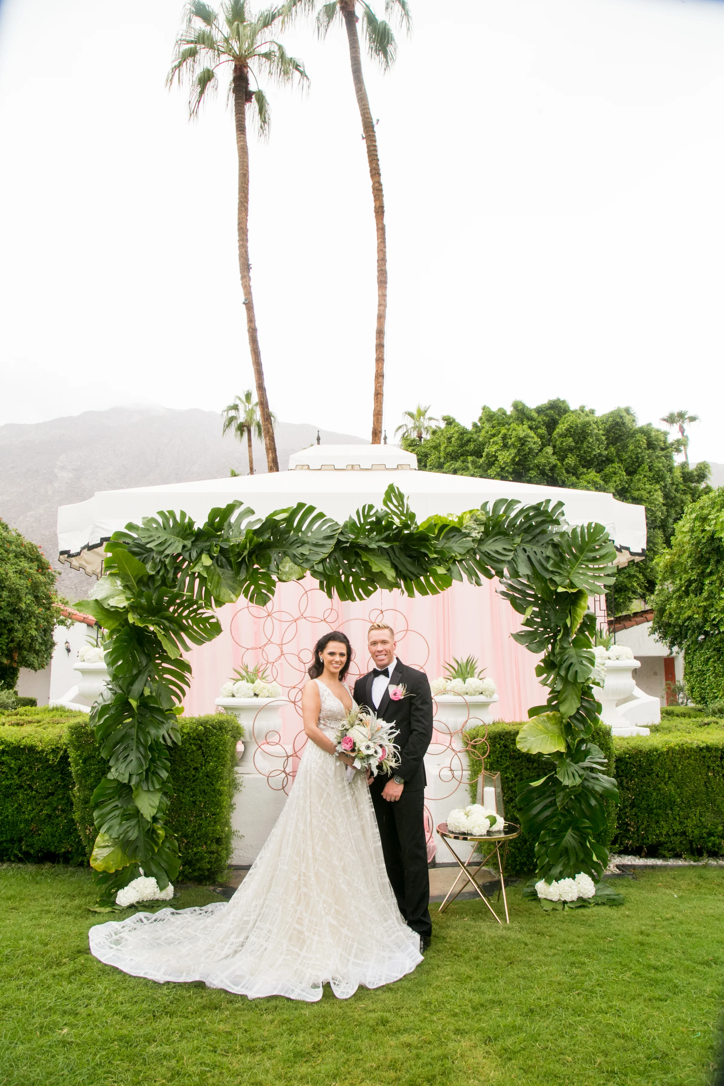 Modern Glamour in Rose Gold, Black and Gray | Ashley La Prade Photography | Michelle Garibay Events