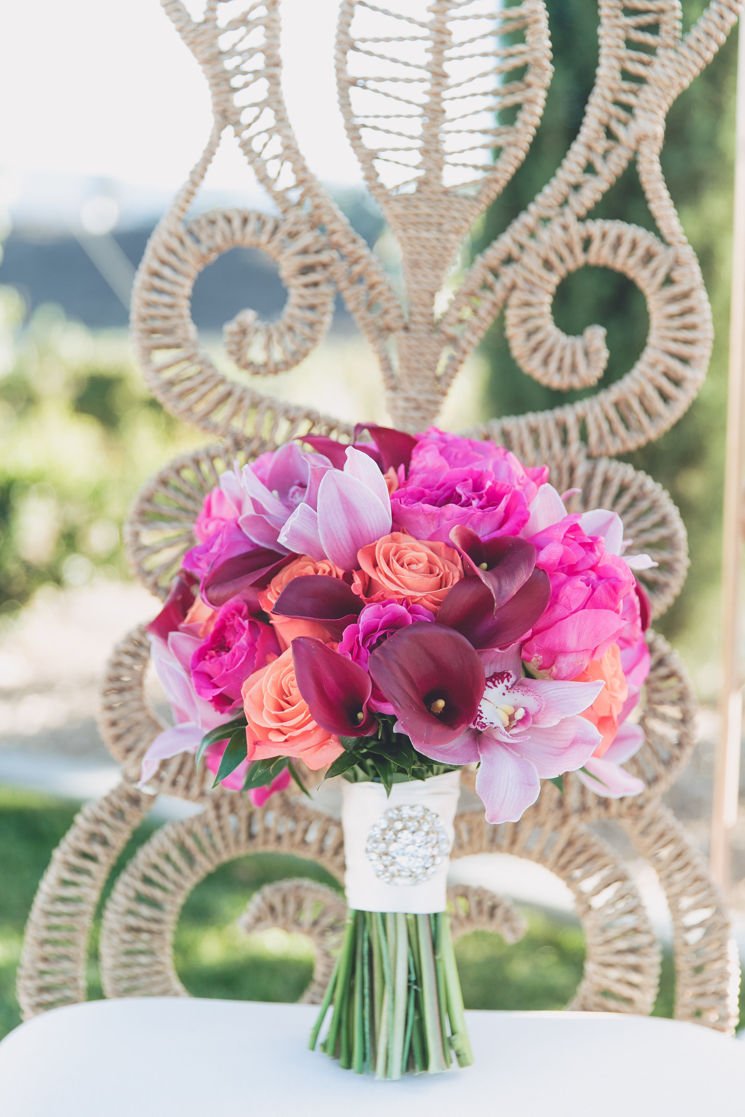 Hindu Fusion in Fuchsia, Orange and Gold at Avensole Winery | Leah Marie Photography | Michelle Garibay Events