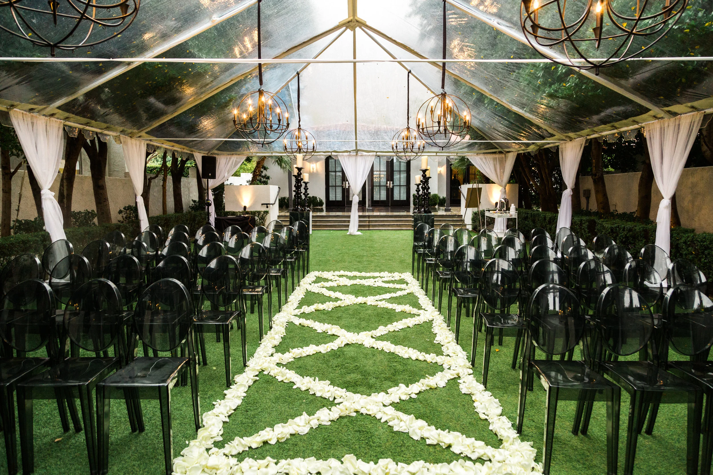 Modern Black and White Wedding in Palm Springs | Ashley La Prade Photography | Michelle Garibay Events