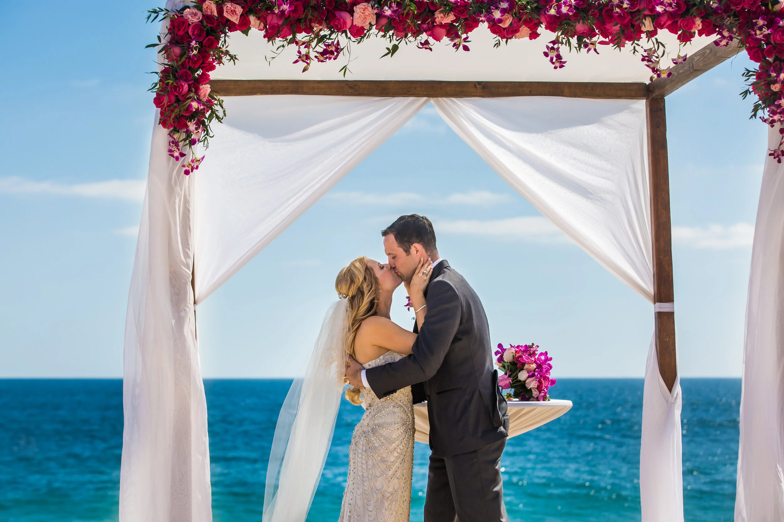 Beach Wedding Elopement in Cabo San Lucas | True Photography | Michelle Garibay Events