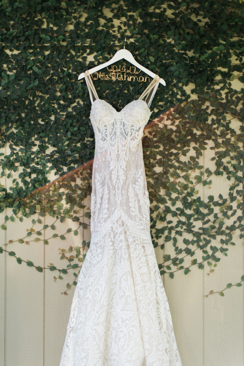Glamorous Garden Wedding in White and Gold | Jenna Joseph Photography | Michelle Garibay Events | Temecula Creek Inn |