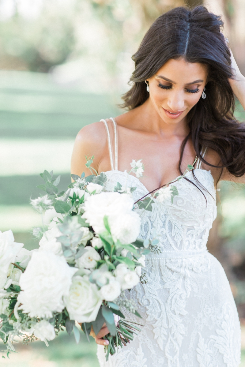 Glamorous Garden Wedding in White and Gold | Jenna Joseph Photography | Michelle Garibay Events | Temecula Creek Inn