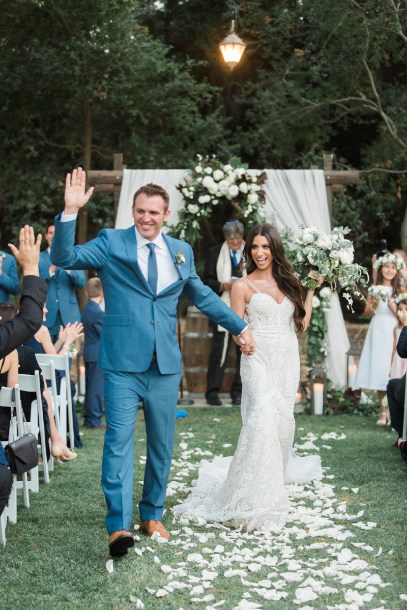 Glamorous Garden Wedding in White and Gold | Jenna Joseph Photography | Michelle Garibay Events | Temecula Creek Inn